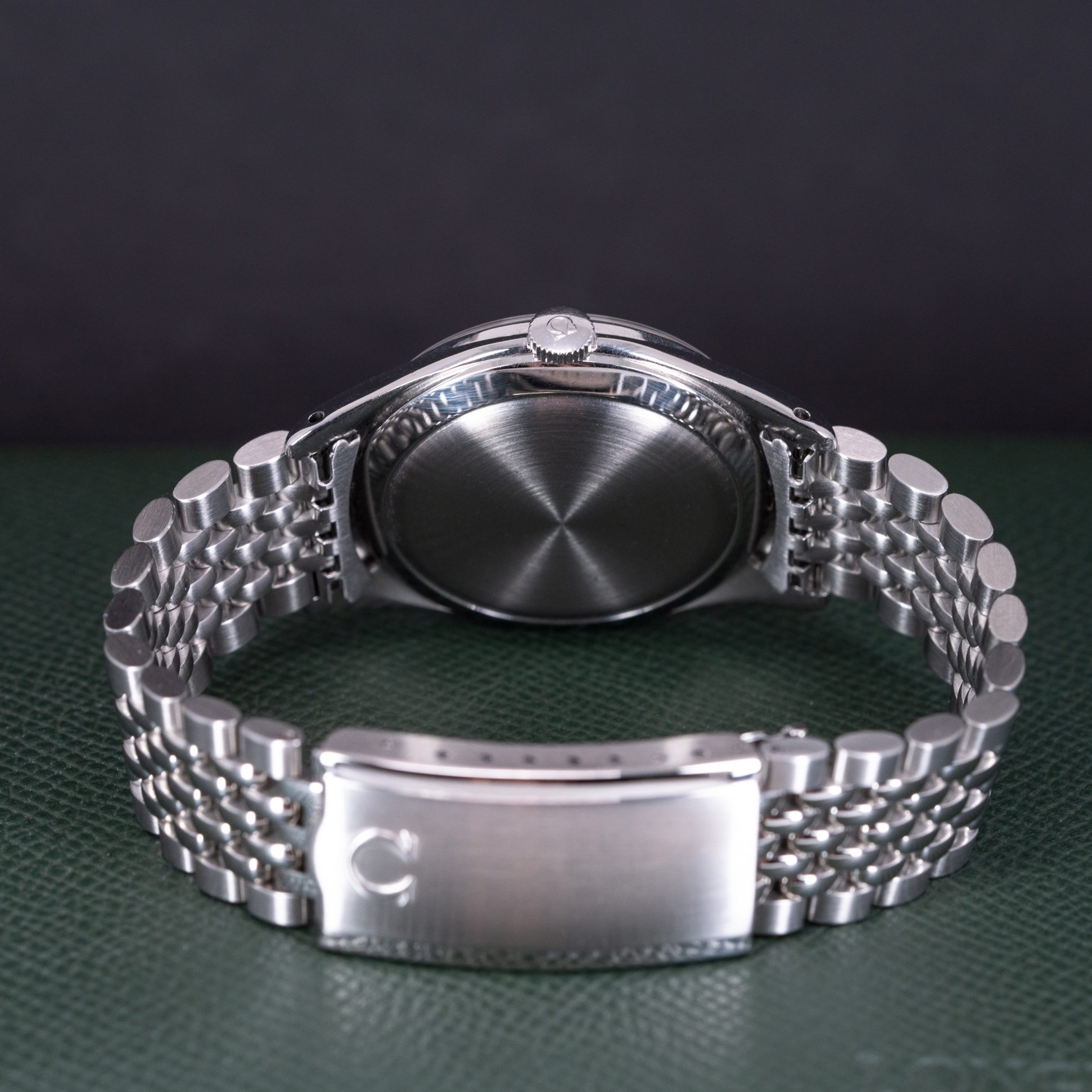 Omega-CK2504-1950-5.jpg