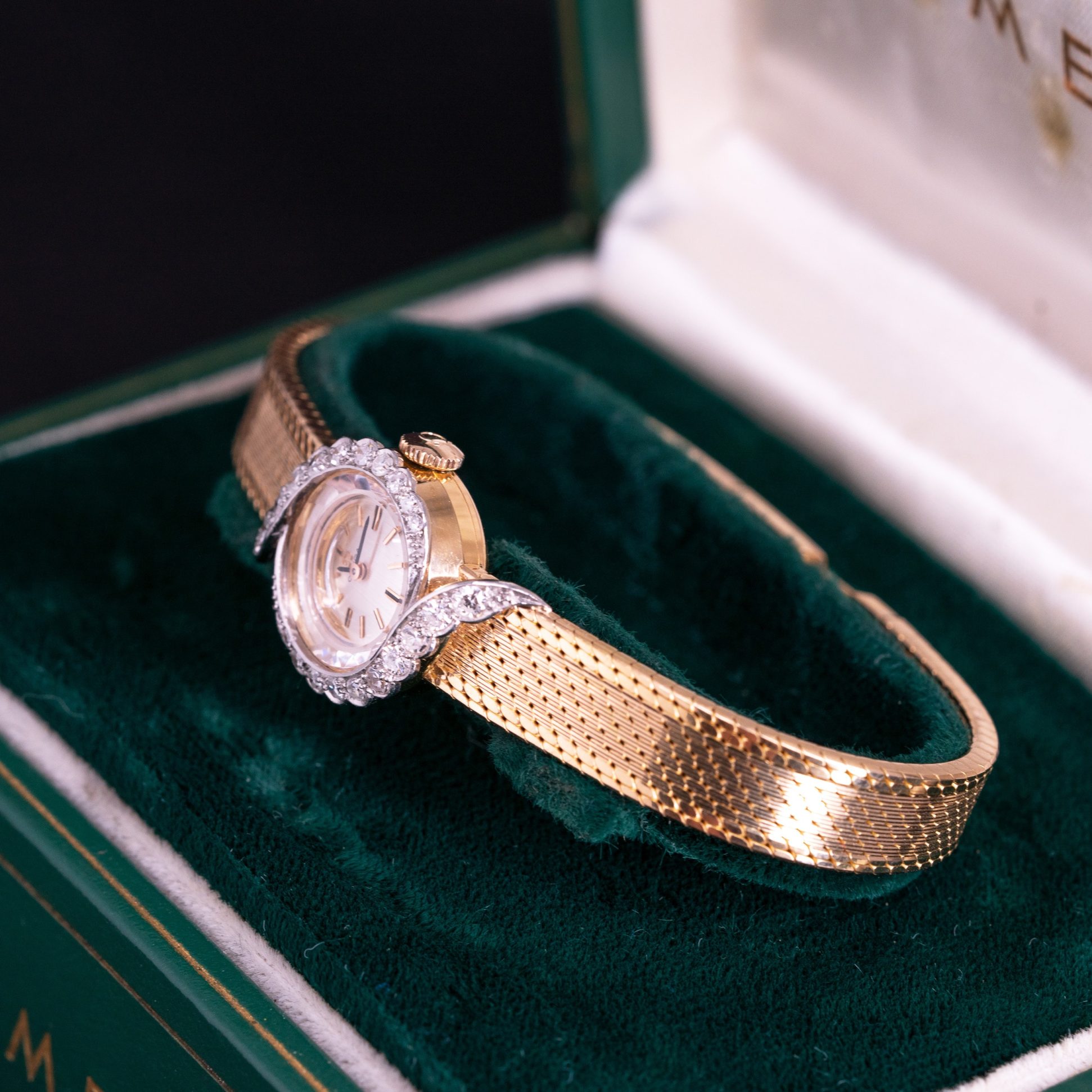 Omega-Diamond-Lady-7126-1962-3.jpg