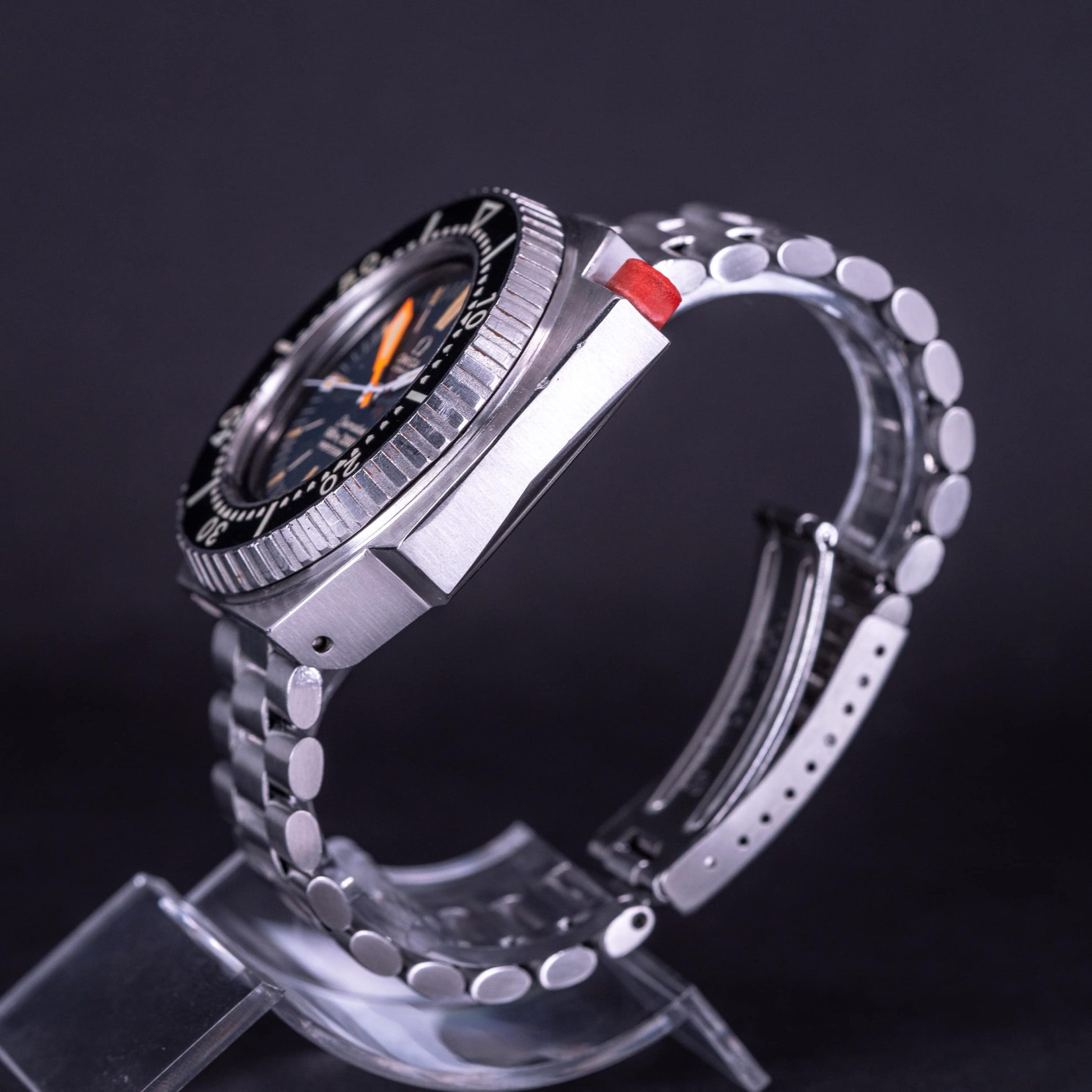 Omega-Plo-Prof-600-3.jpg