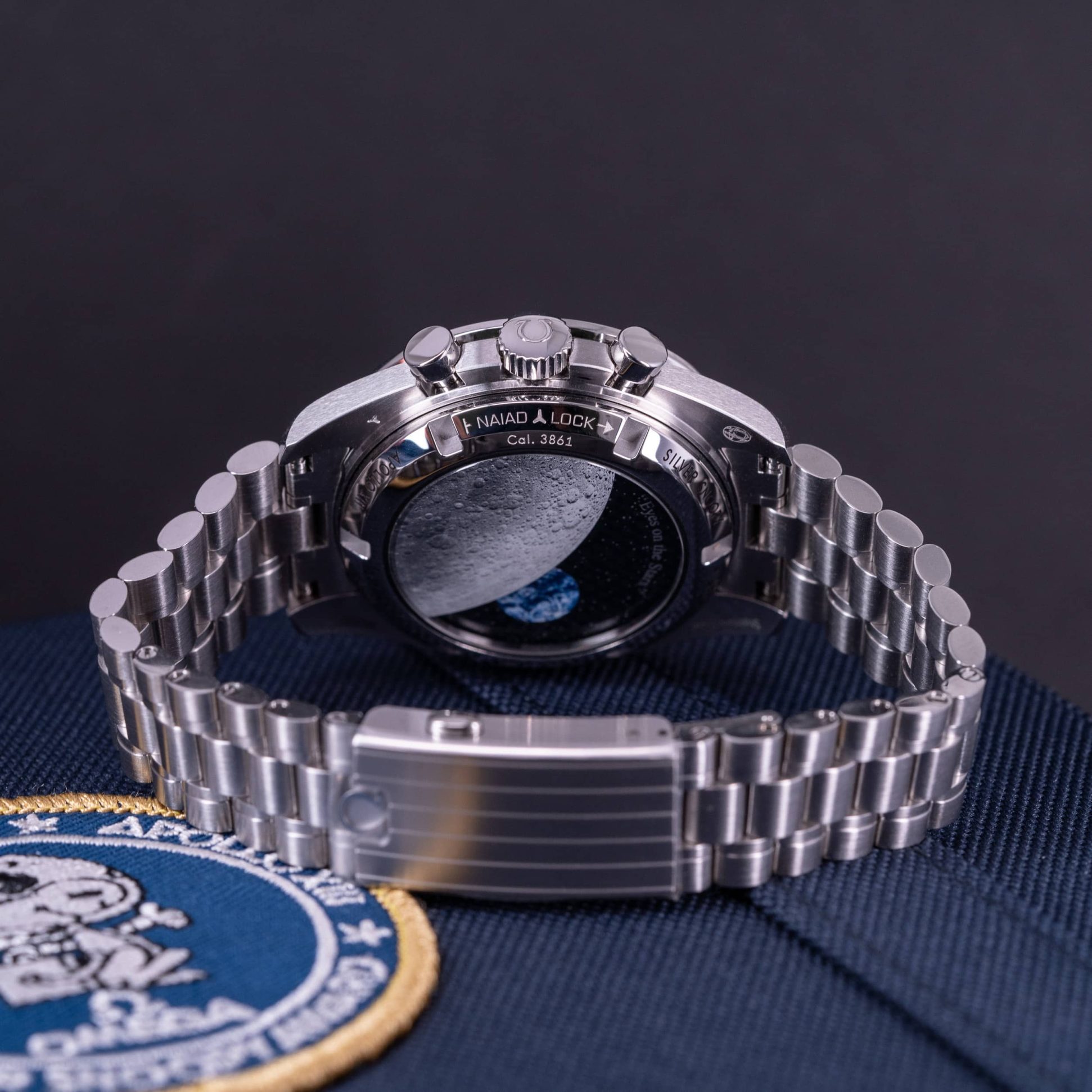 Omega-Speedmaster-50th-Silver-Snoopy-2023-18.jpg