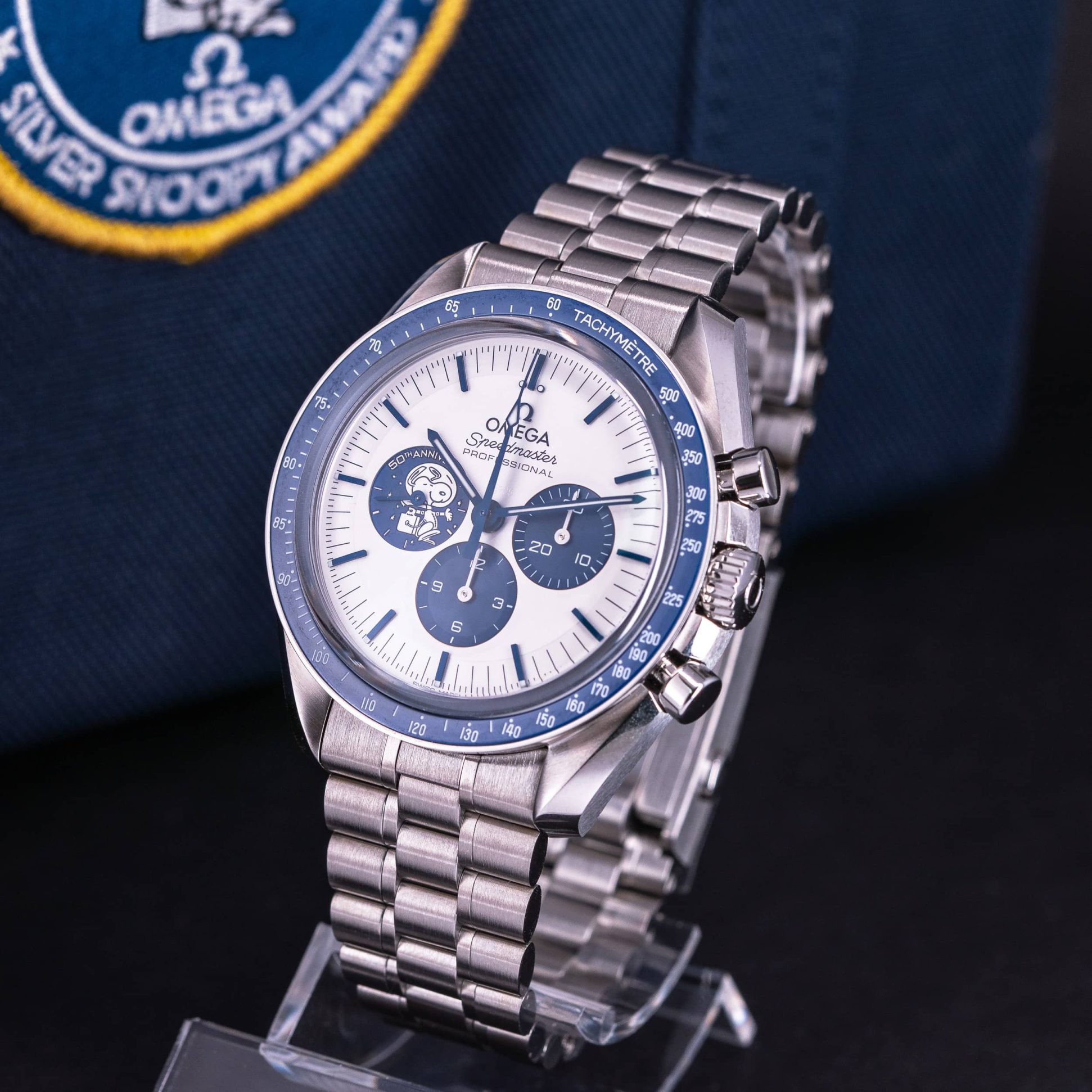 Omega-Speedmaster-50th-Silver-Snoopy-2023-19.jpg