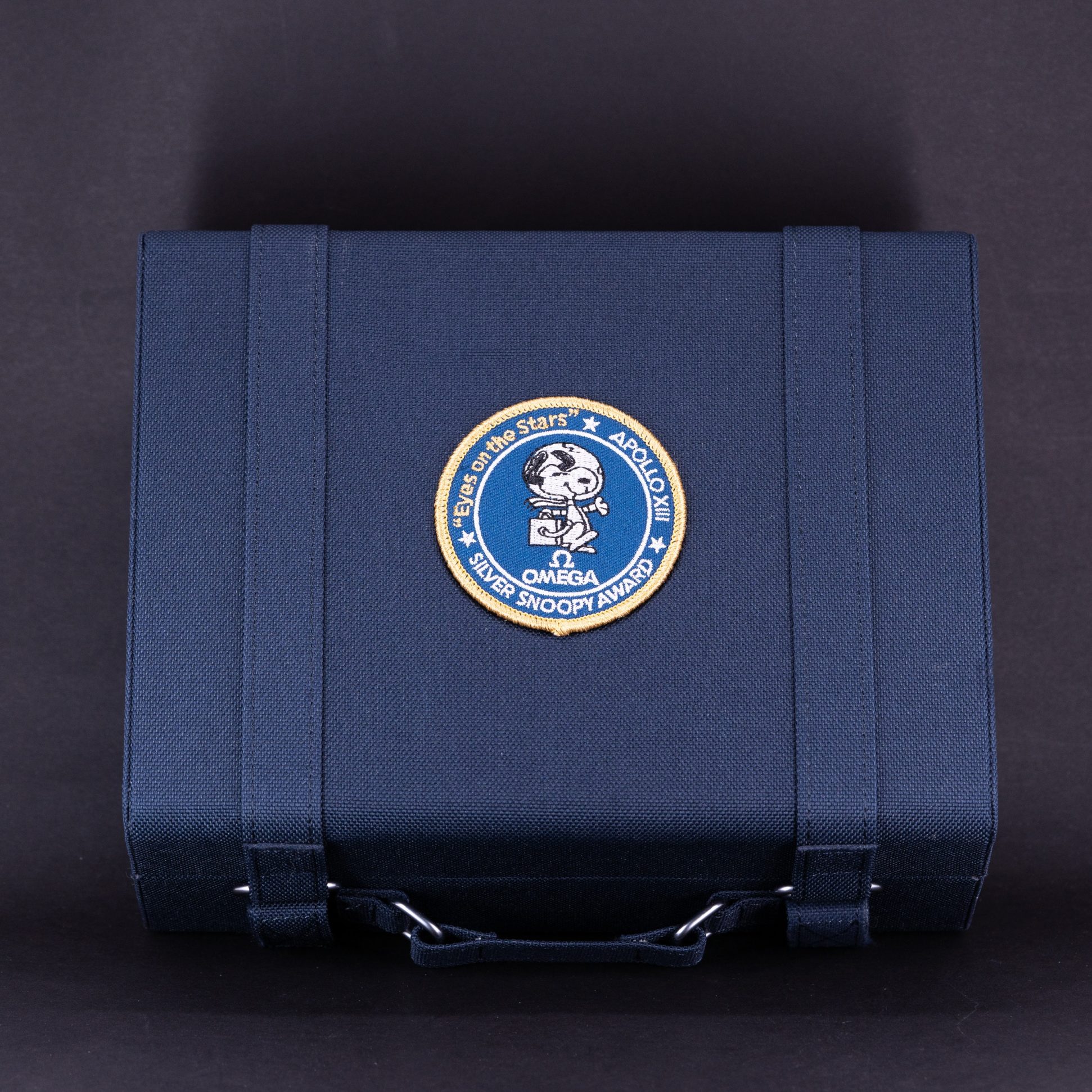 Omega-Speedmaster-50th-Silver-Snoopy-2023-8