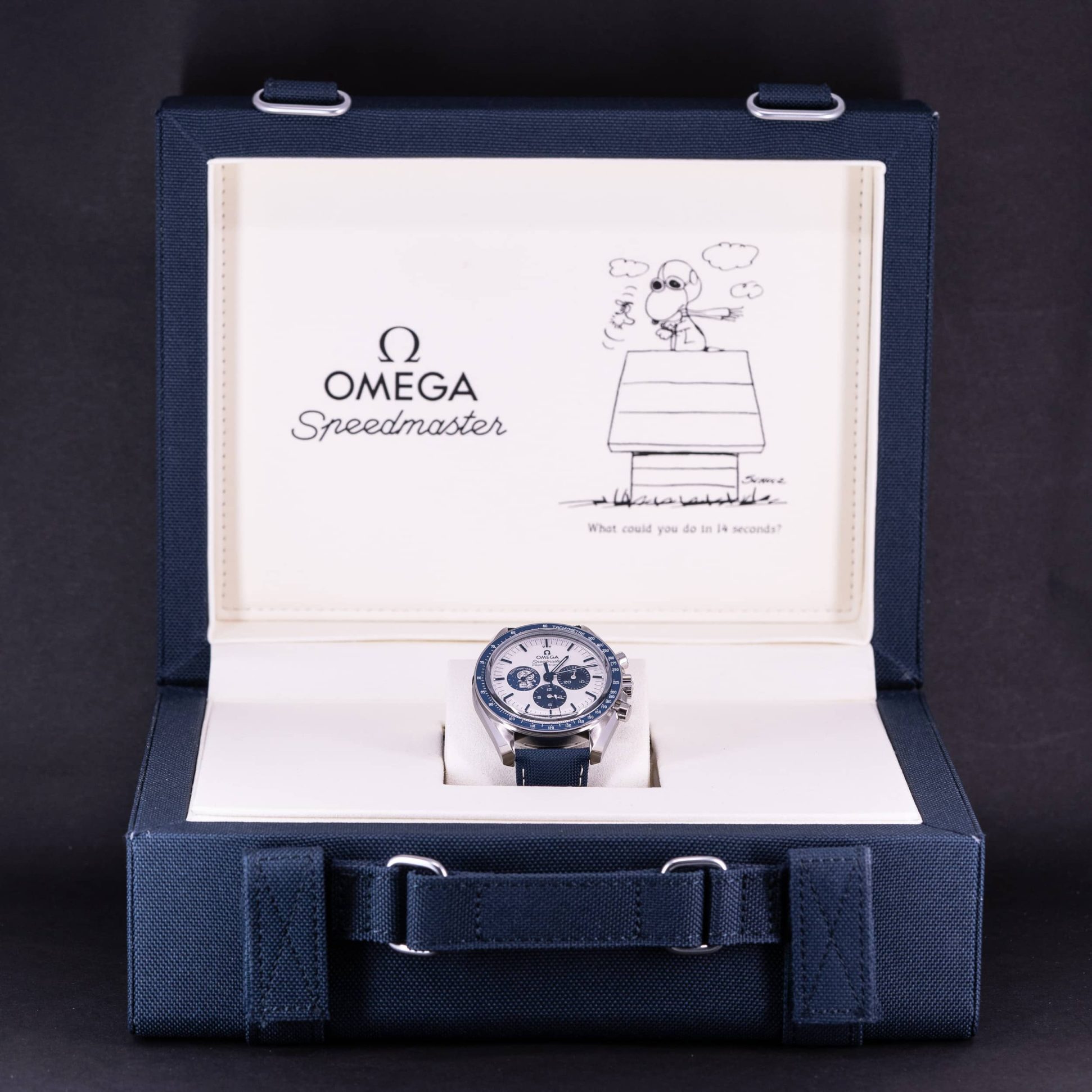 Omega-Speedmaster-50th-Silver-Snoopy-2023