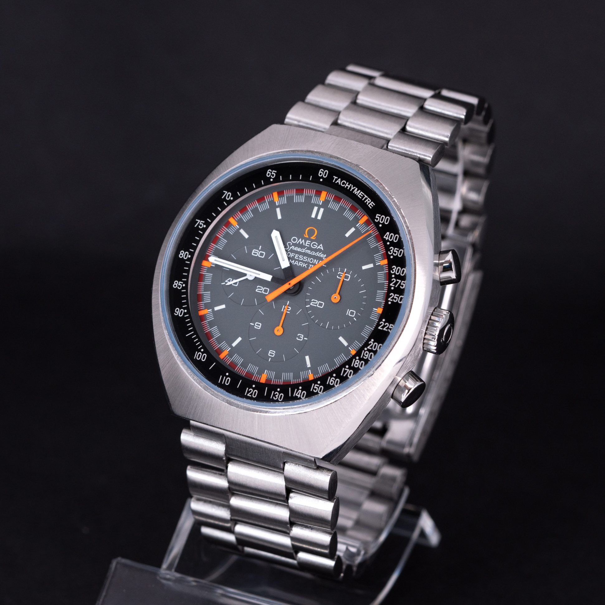 Omega-Speedmaster-MkII-Racing-2.jpg