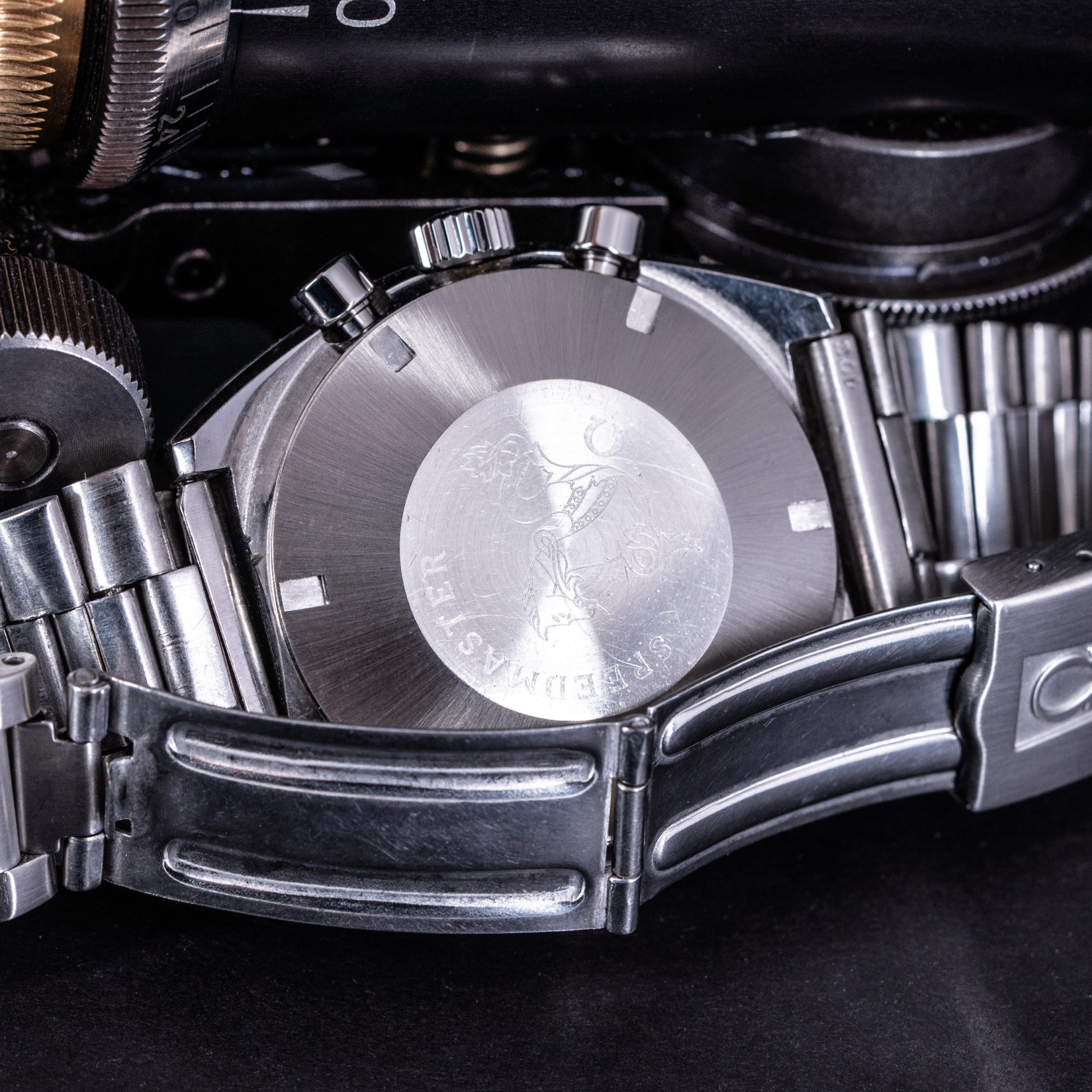 Omega-Speedmaster-MkII-Racing-7.jpg