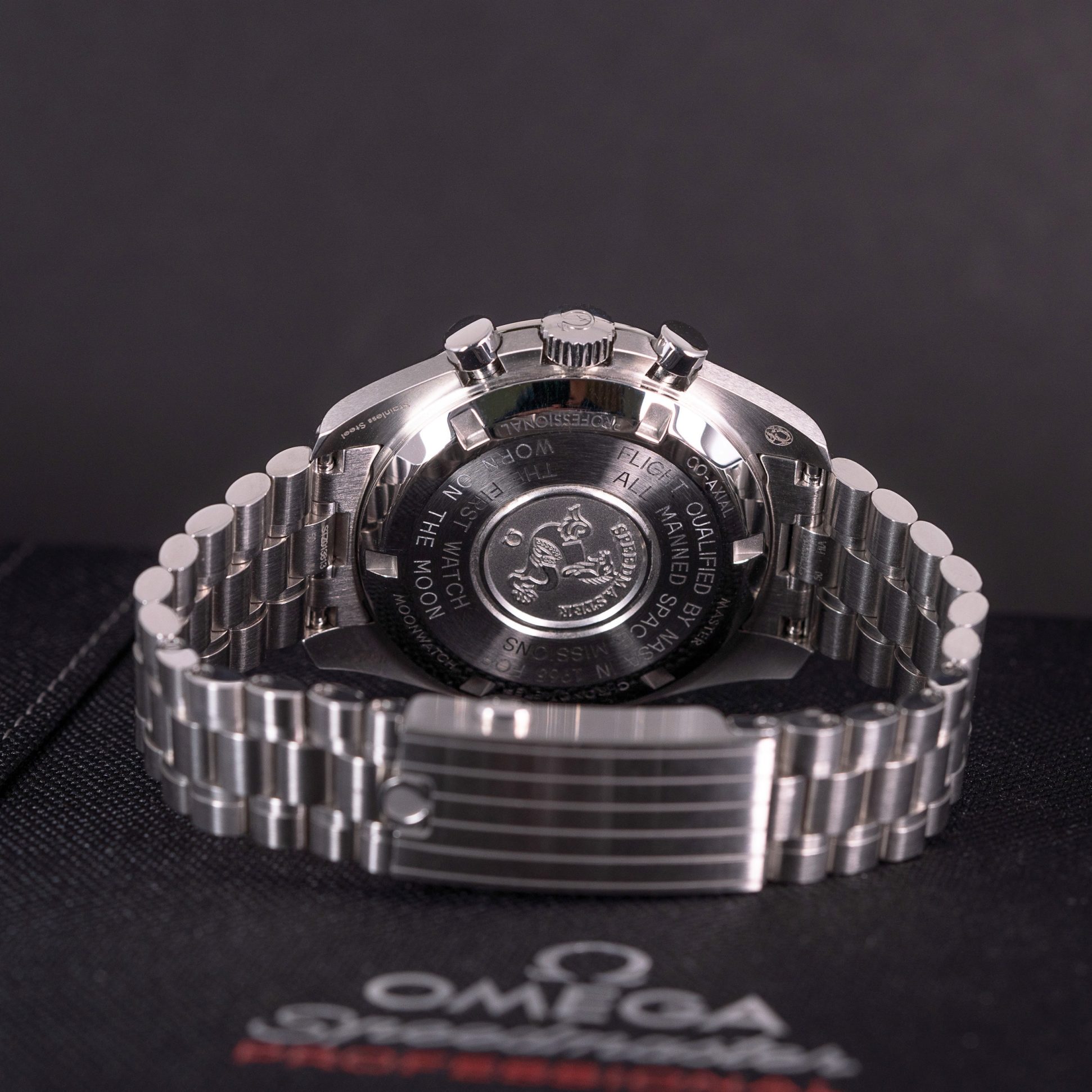 Omega-Speedmaster-Professional-2023-4.jpg