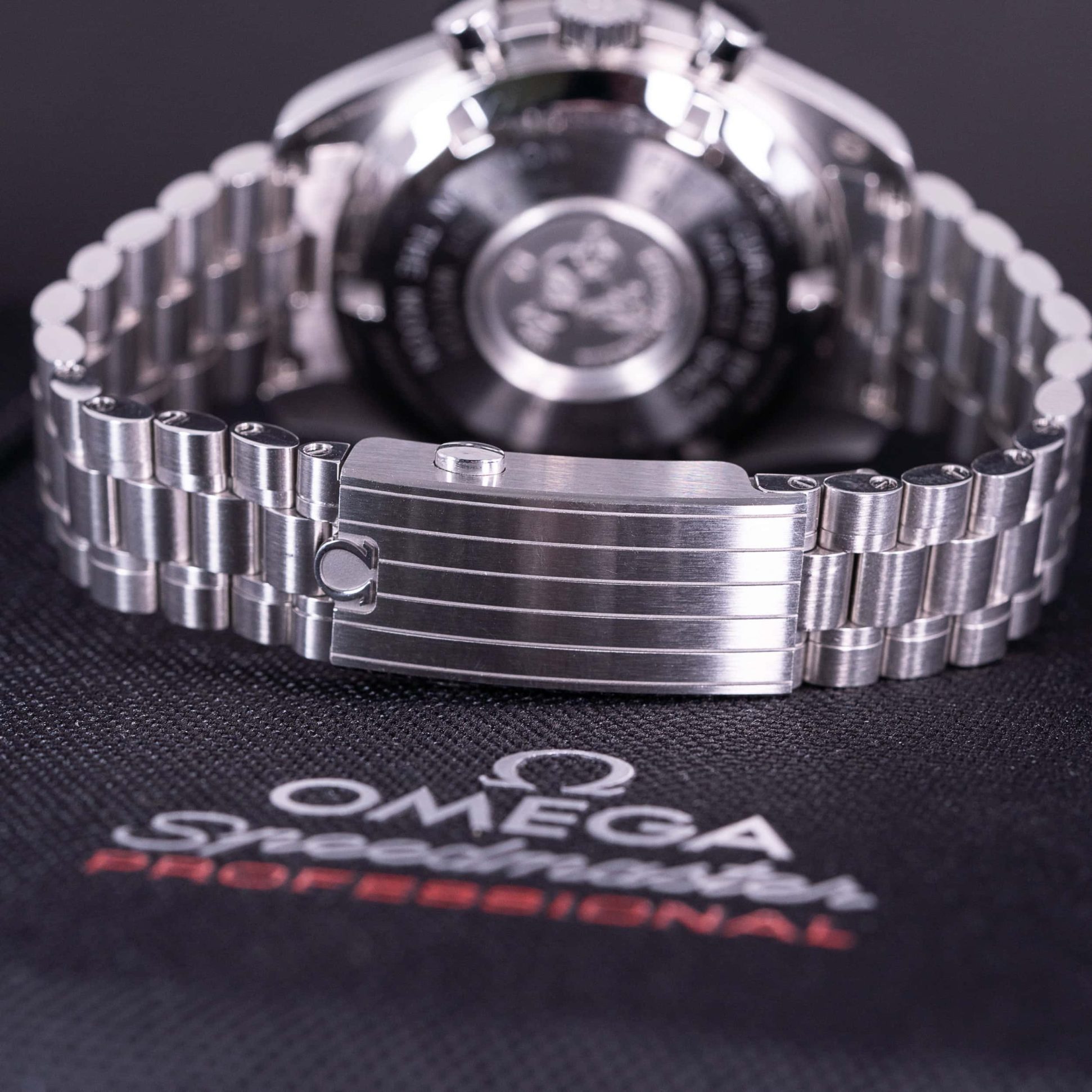 Omega-Speedmaster-Professional-2023-5.jpg