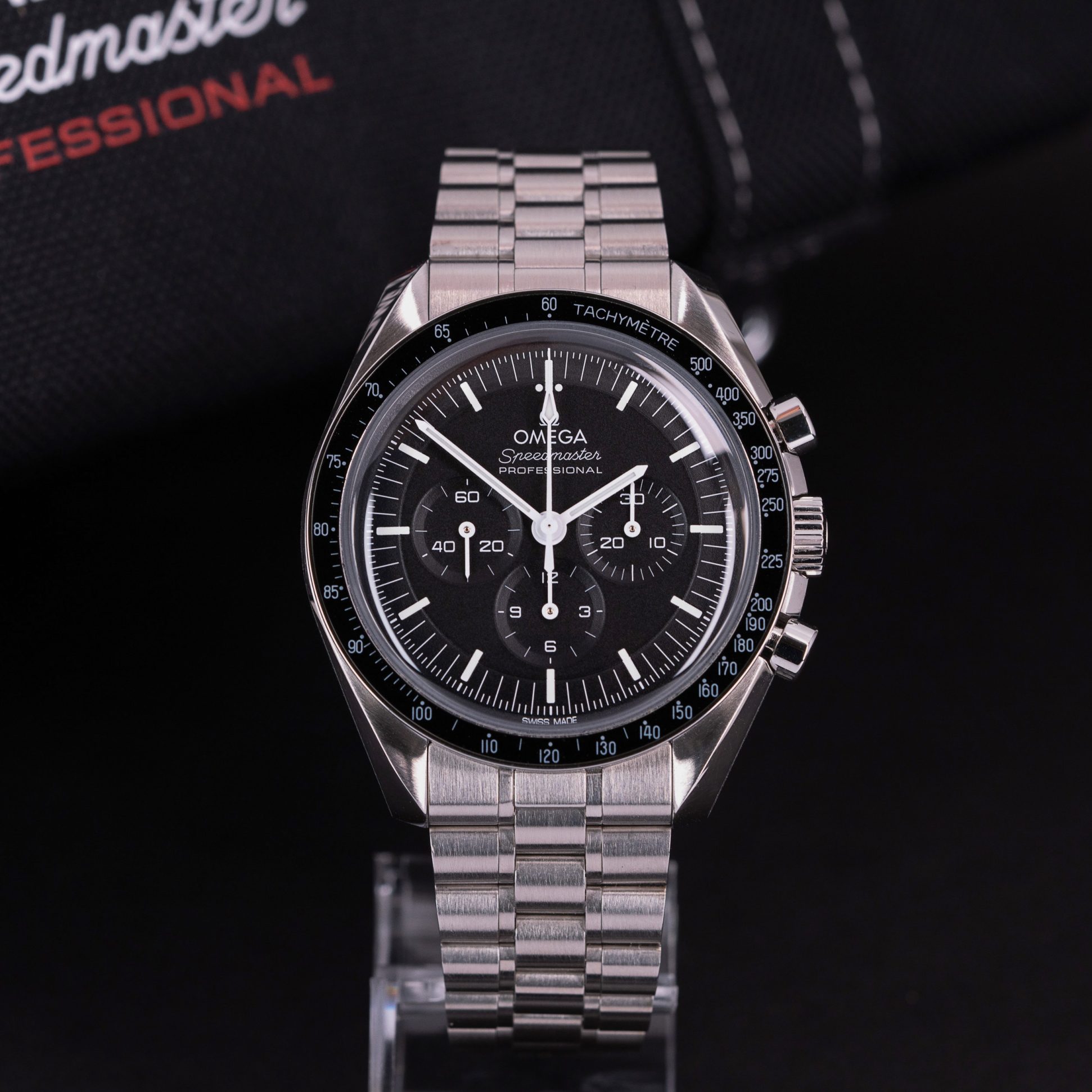 Omega-Speedmaster-Professional-2023-6.jpg