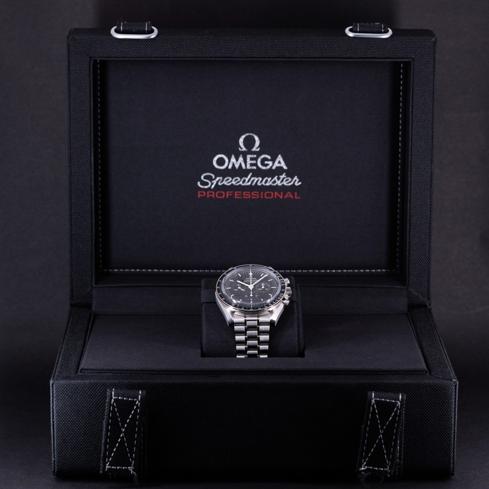 Omega-Speedmaster-Sapphire-back-2022.jpg