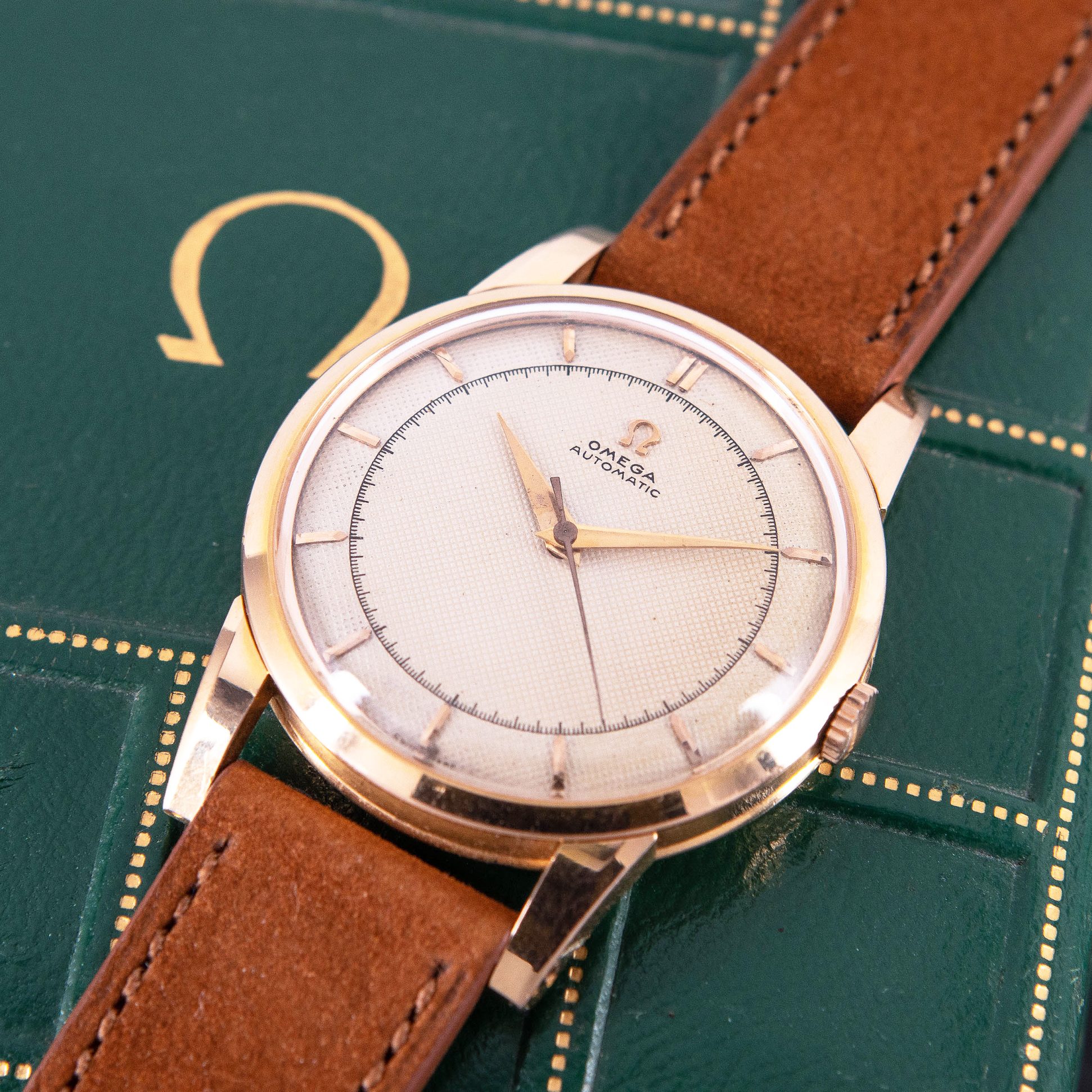 Omega_Automatic_18k_Buenos-Aires-6.jpg