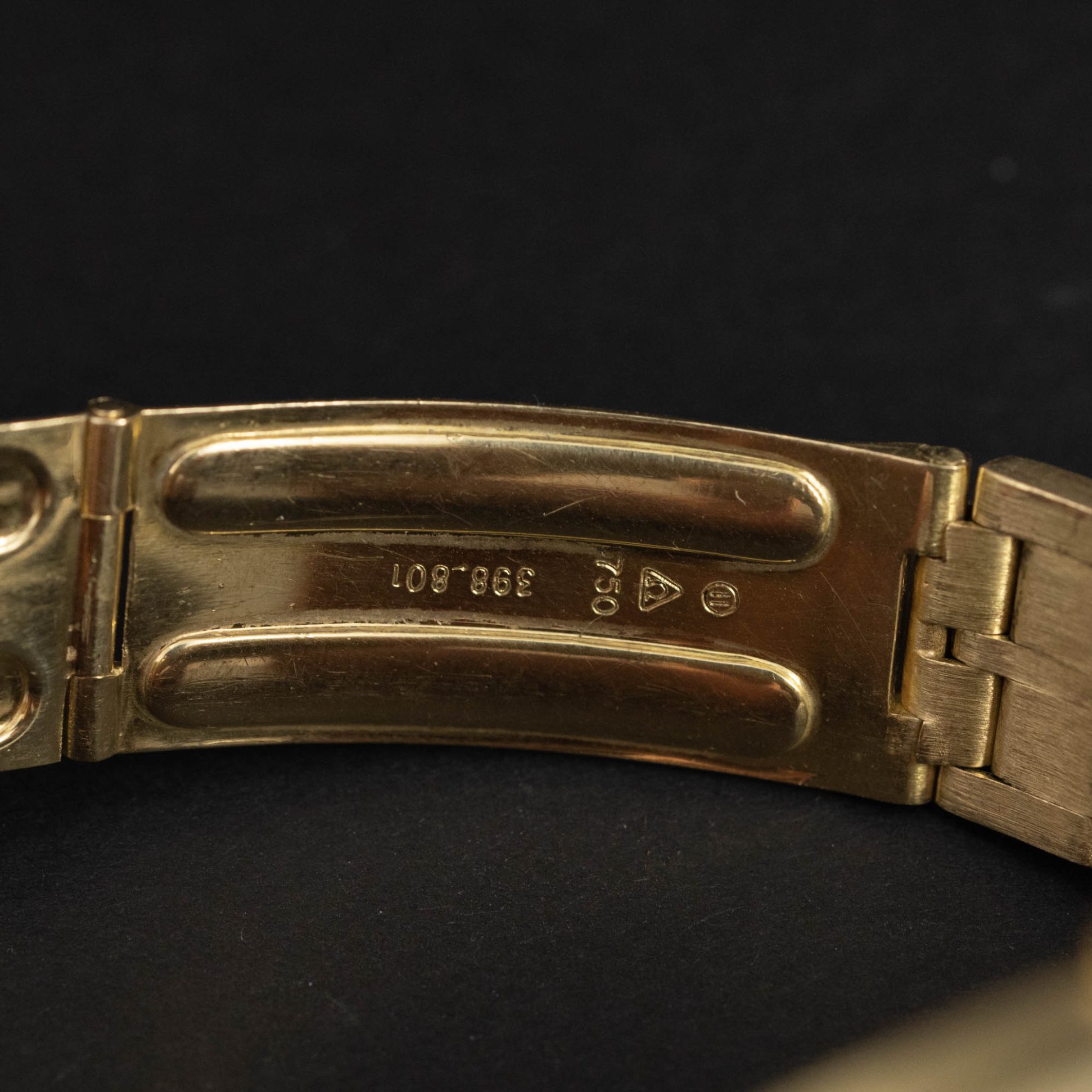 Omega_Constellation_18k_f300-11.jpg