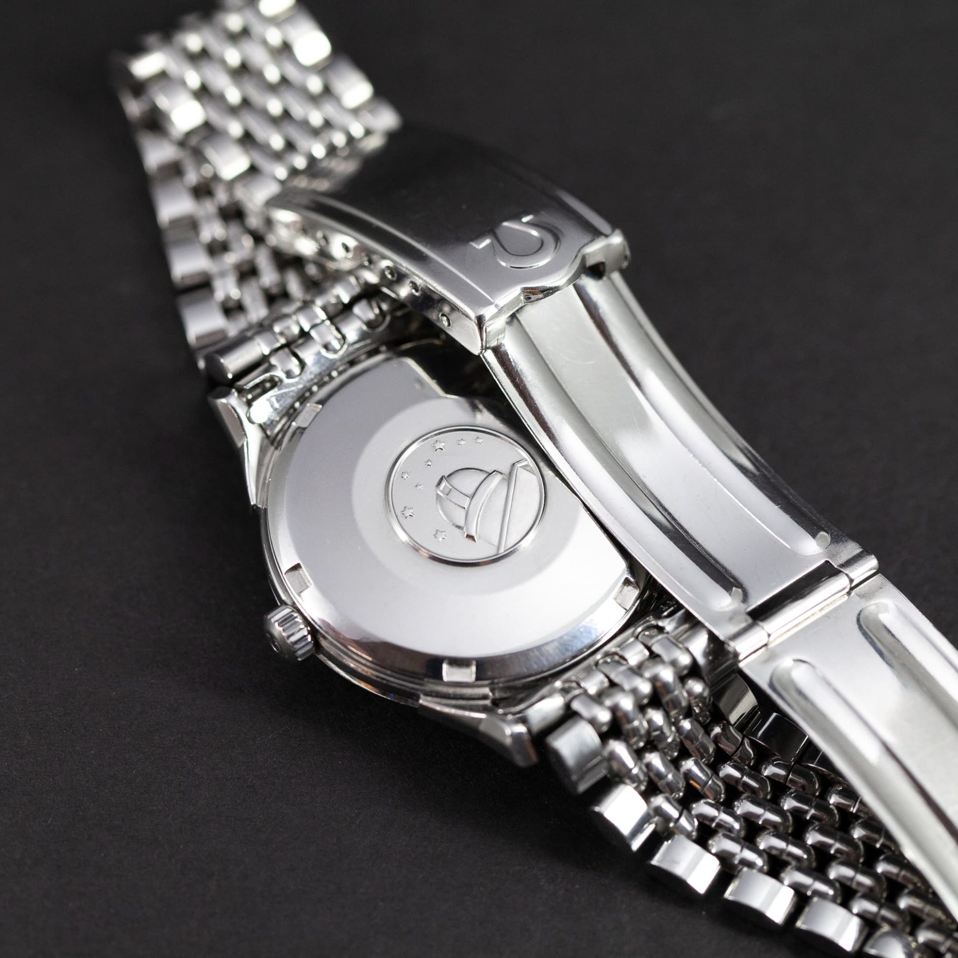 Omega_Constellation_Pie-Pan_musta-6.jpg
