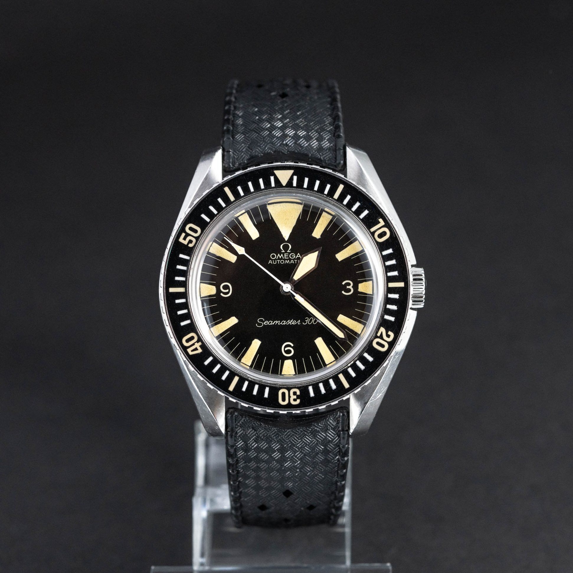 Omega_Seamaster_300_Big_Triangle-6.jpg