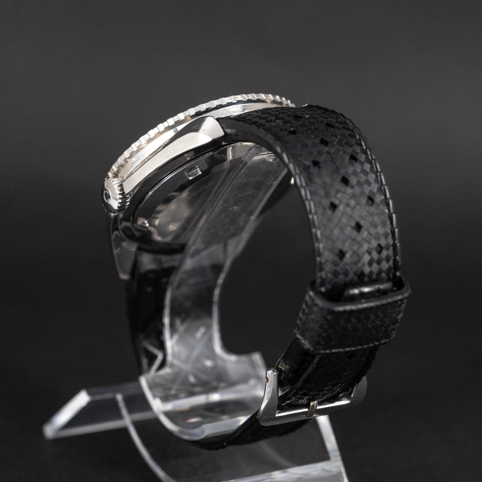 Omega_Seamaster_300_Big_Triangle-8.jpg