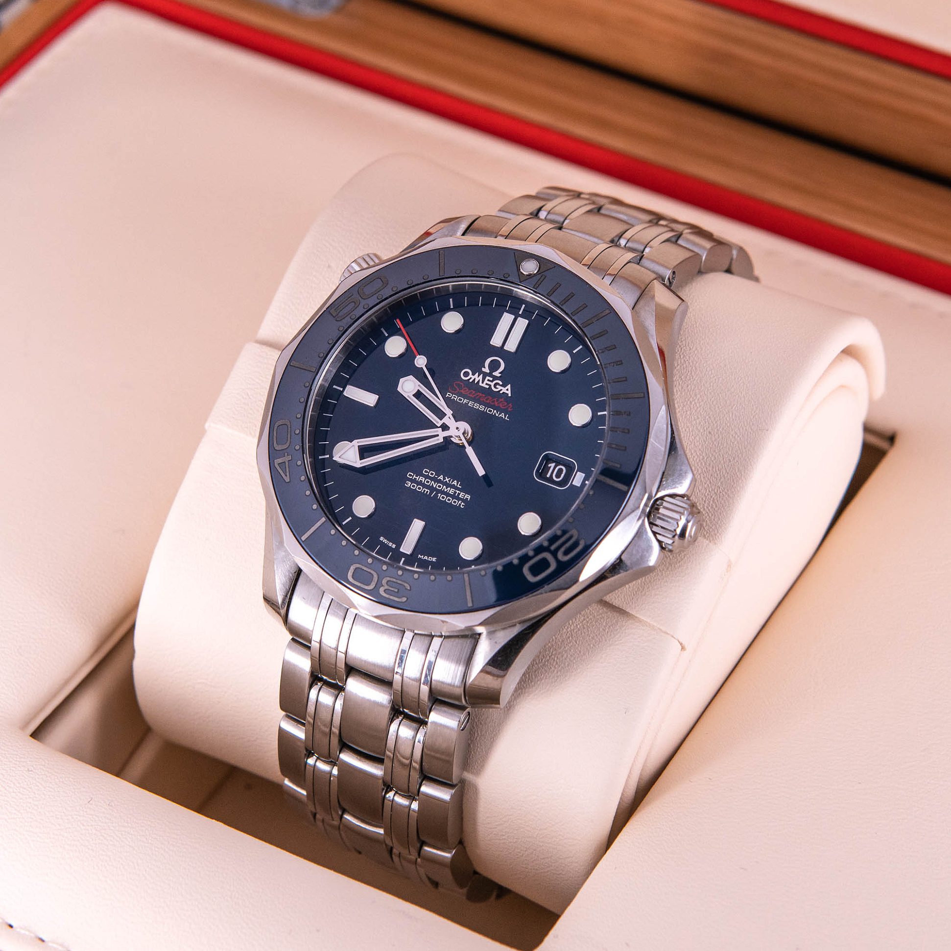 Omega_Seamaster_300_Co-Ax_2017-3.jpg