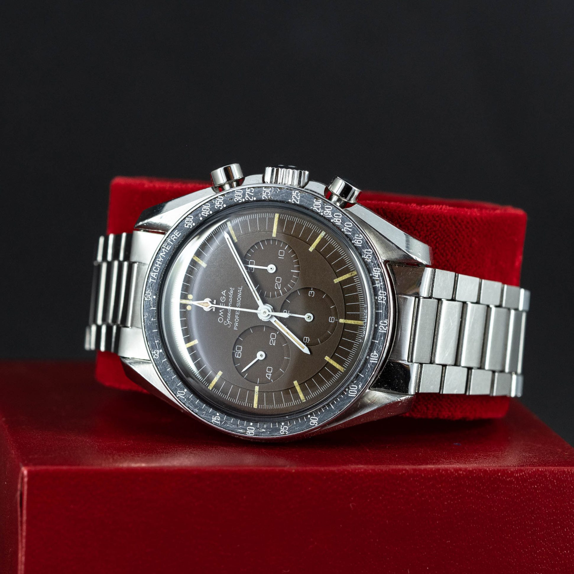 Omega_Speed_105.012-65_with_box-5.jpg