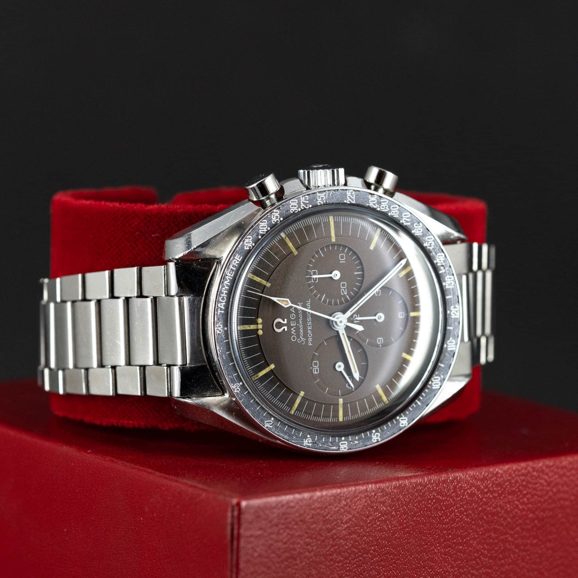 Omega_Speed_105.012-65_with_box-6.jpg