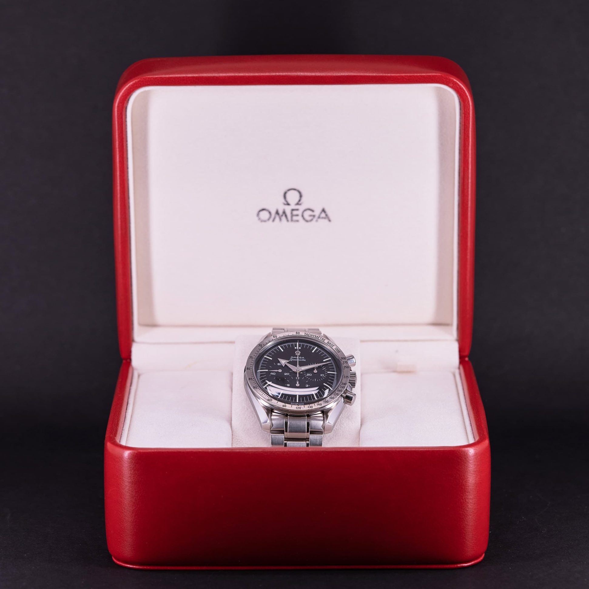Omega_Speedmaster_1450222.jpg