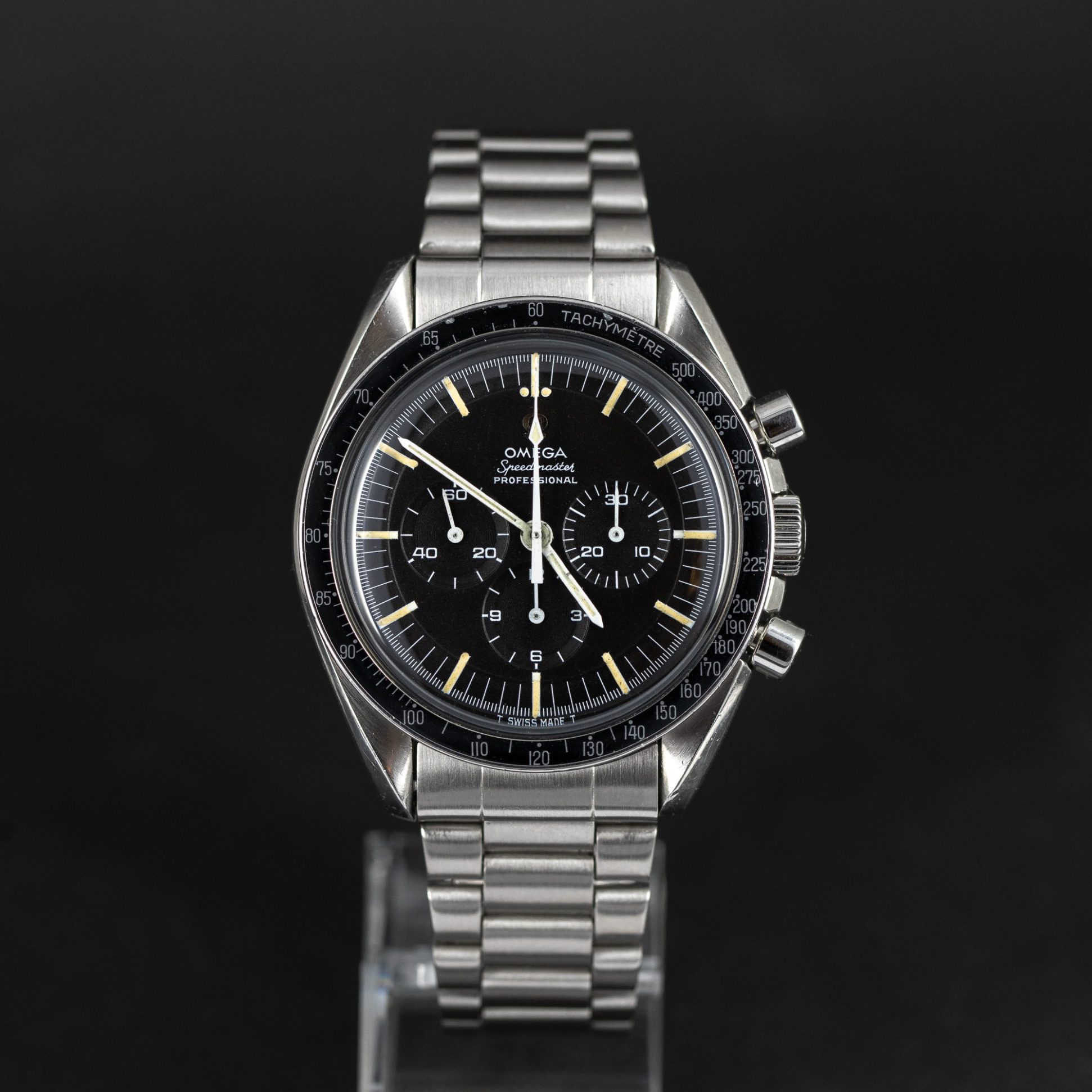Omega_Speedmaster_1967_front-1.jpg