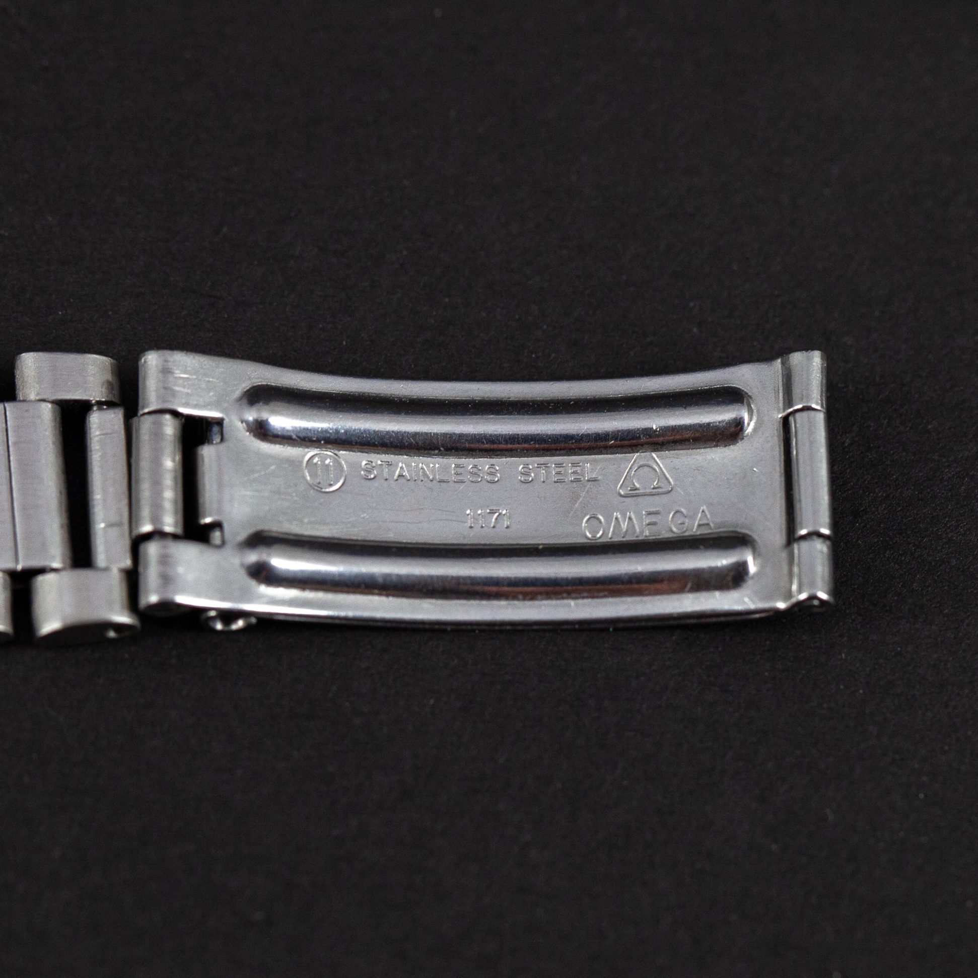 Omega_Speedmaster_1971_palkintokello-9.jpg