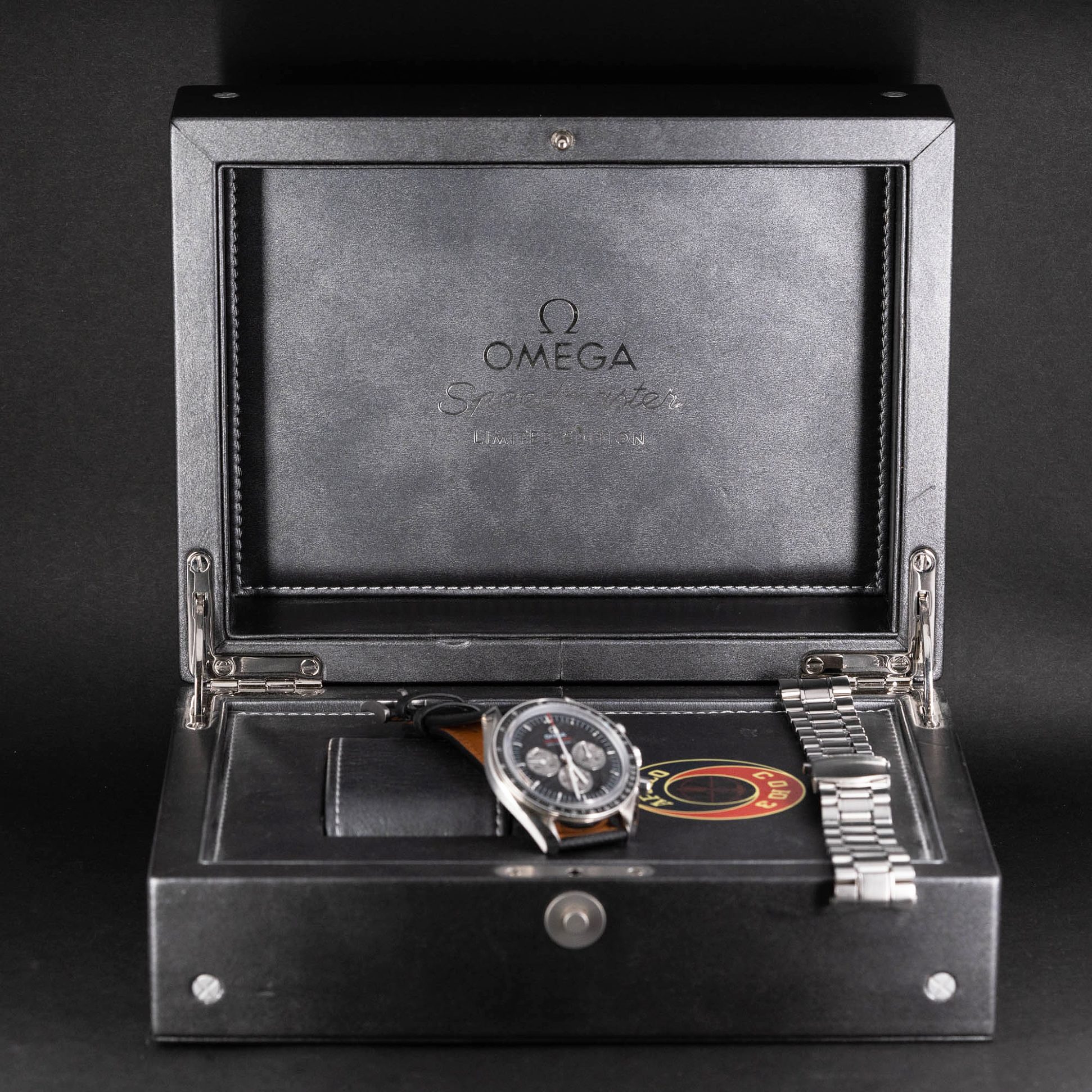 Omega_Speedmaster_35th_Apollo-Soyuz_2013-2.jpg