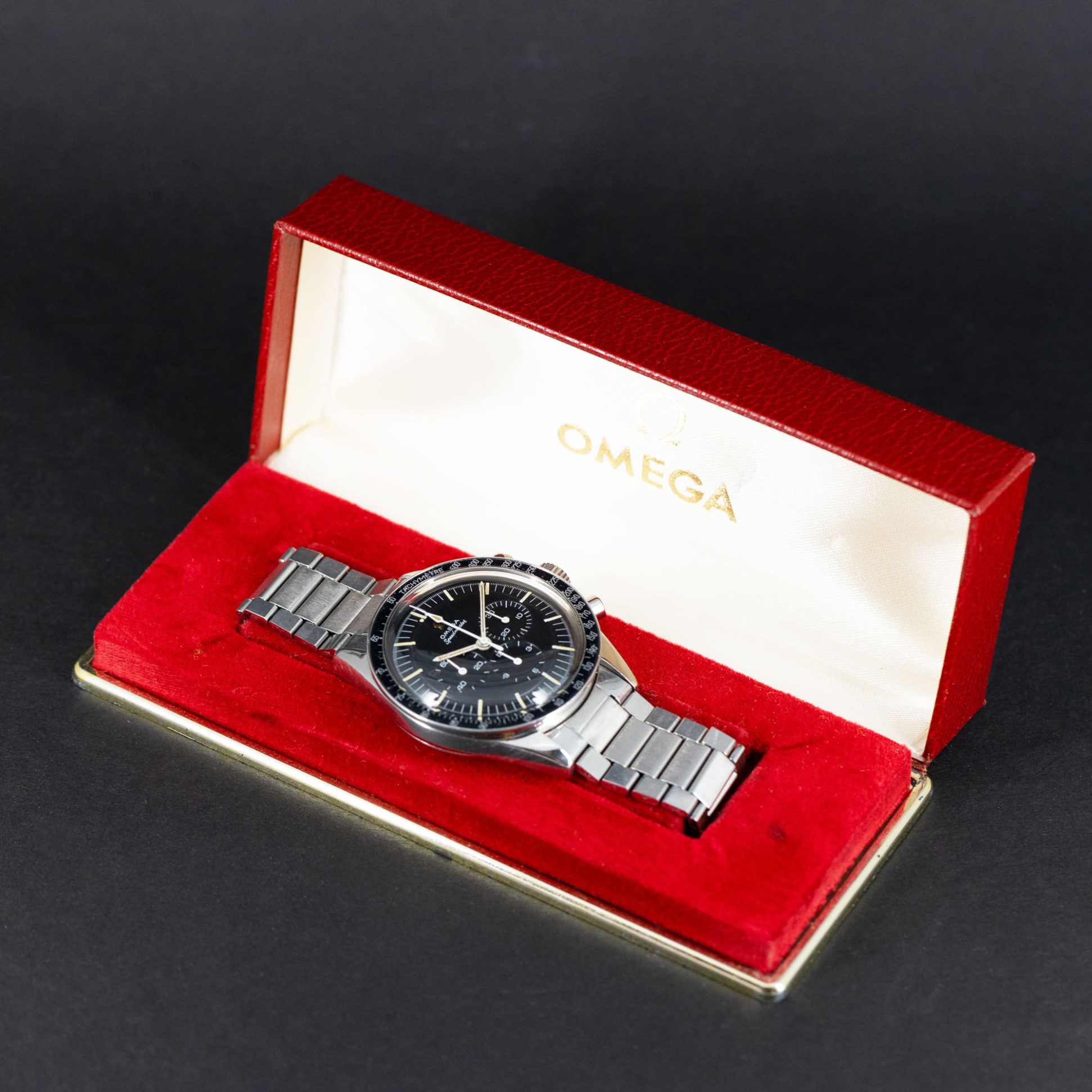 Omega_Speedmaster_64_Ed_White-7-1.jpg