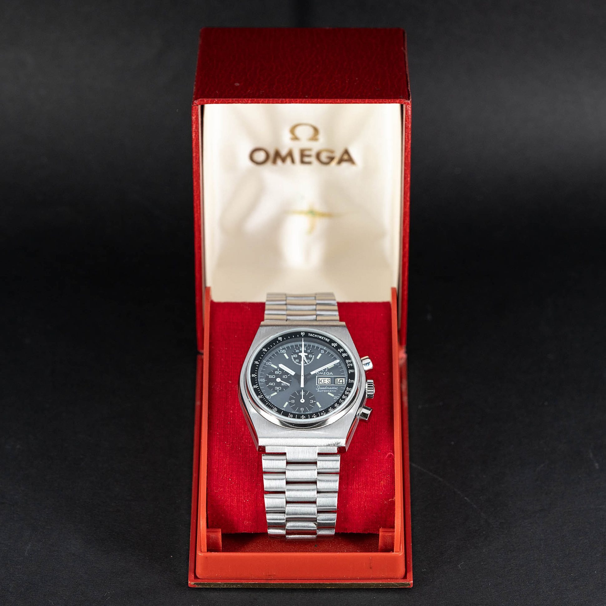 Omega_Speedmaster_Automatic_DD_1975-5.jpg