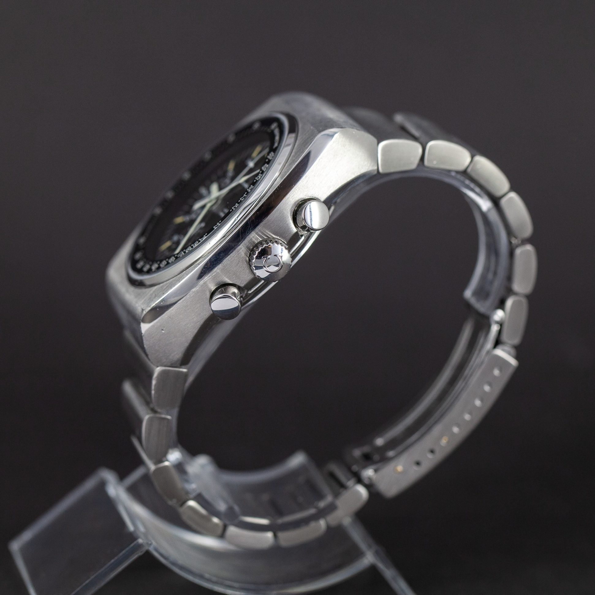 Omega_Speedmaster_Prof_125-3.jpg