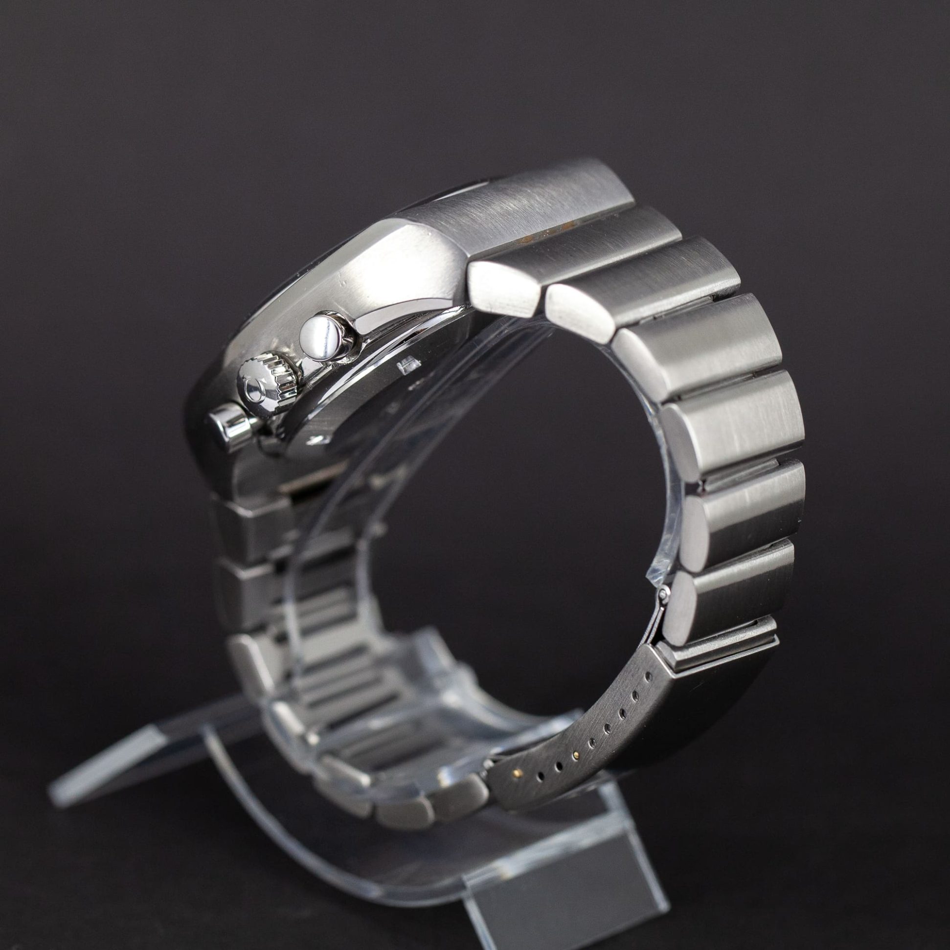 Omega_Speedmaster_Prof_125-4.jpg