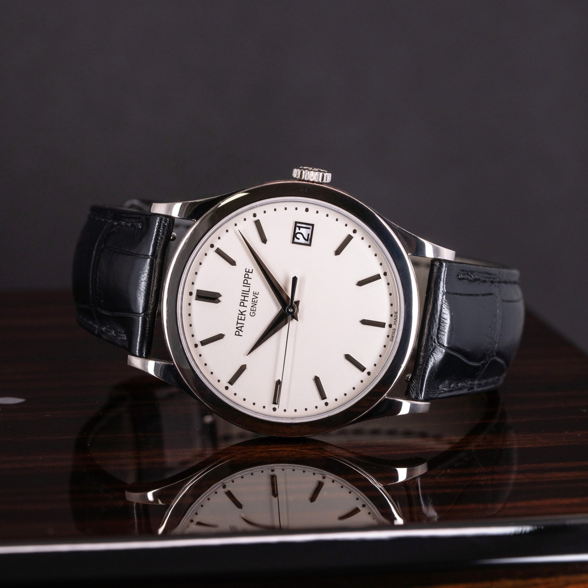 Patek-Philippe-Calatrava-5296G-2012-5