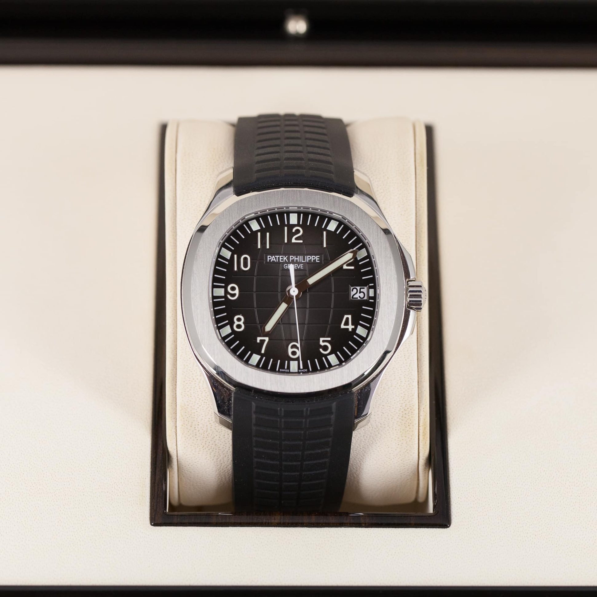 Patek_Philippe_5167A-2.jpg