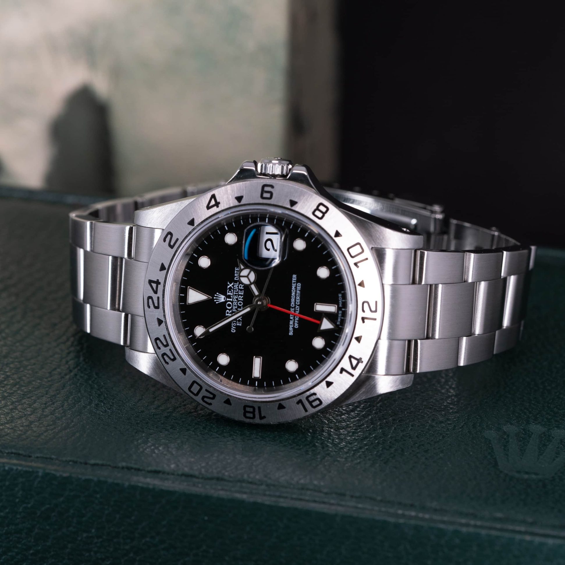 Rolex-Explorer-II-16570-2003-2.jpg