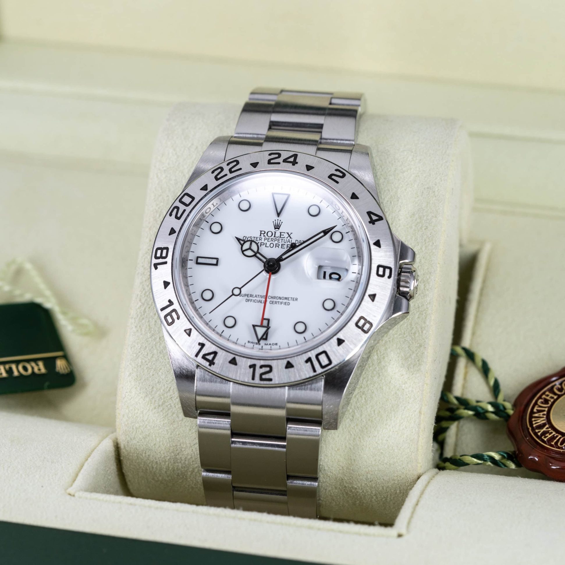 Rolex-Explorer-II-16570-2011-2