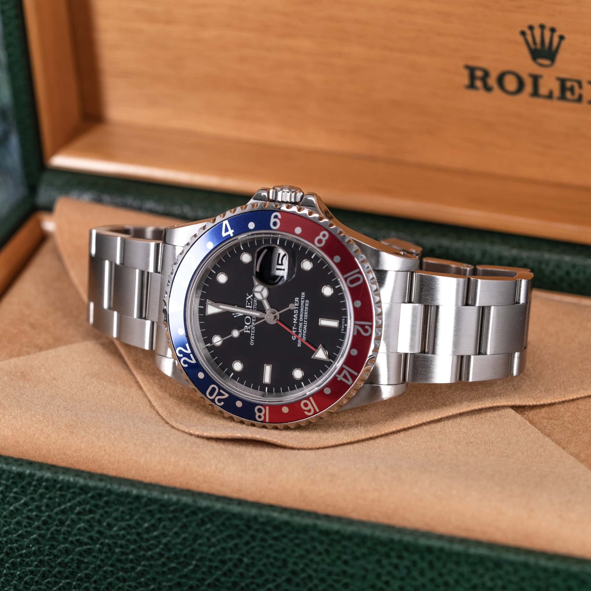 Rolex-GMT-Master-16700-1999-2