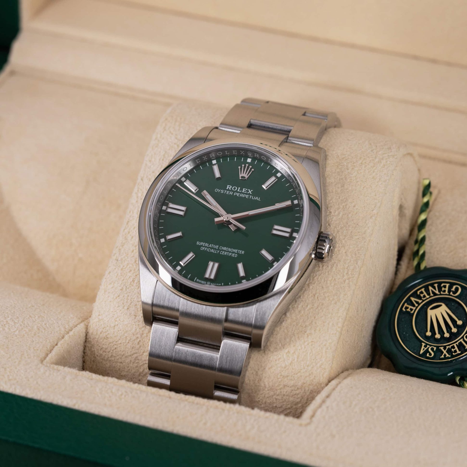 Rolex-Oyster-Perpetual-126000-2024-2
