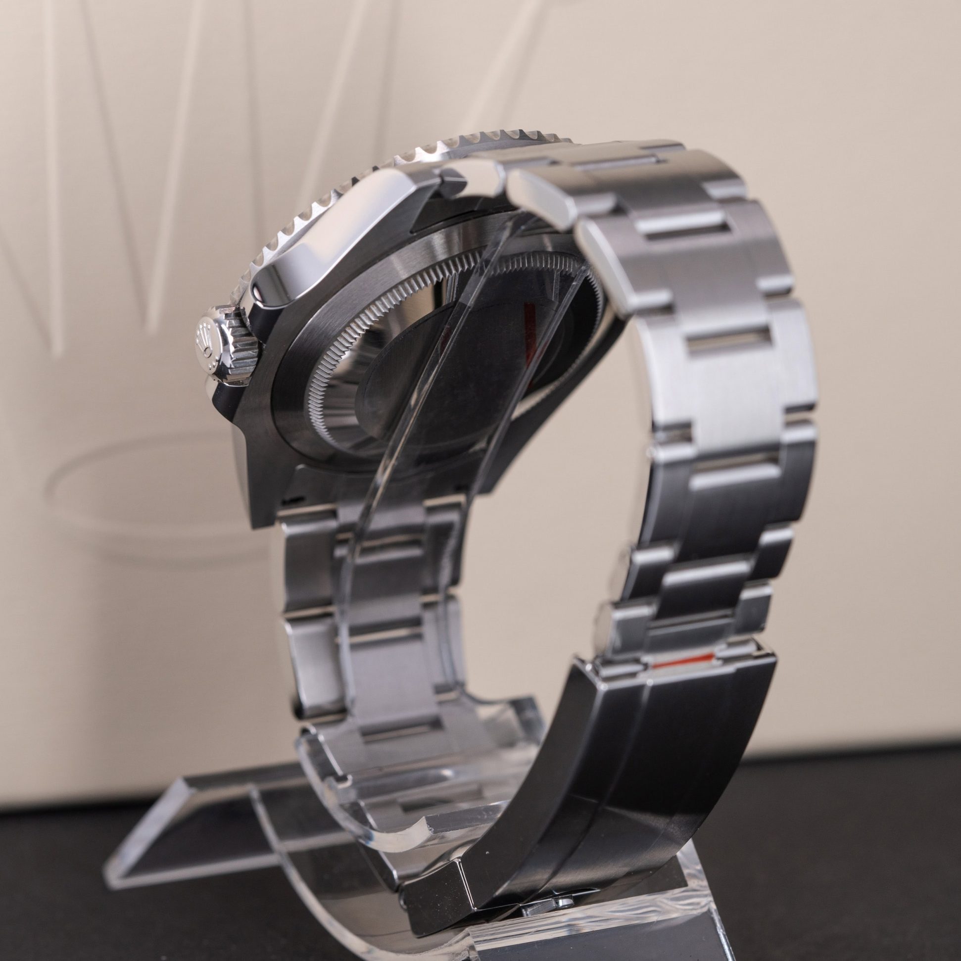Rolex-Submariner-124060-2023-8