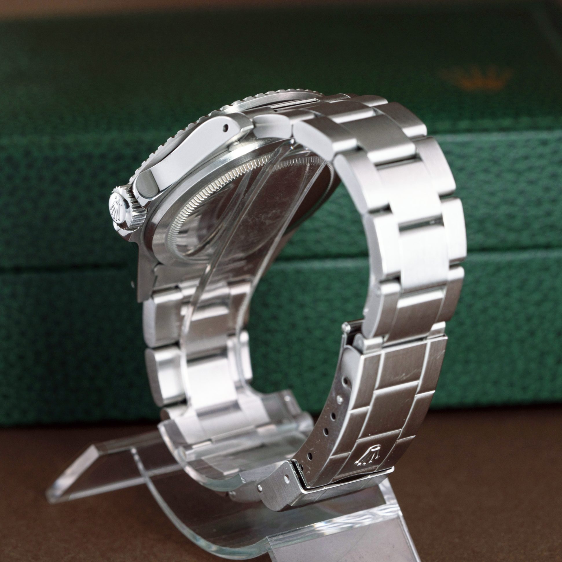Rolex Submariner 5513 from 1990. Full-set with box and papers.
