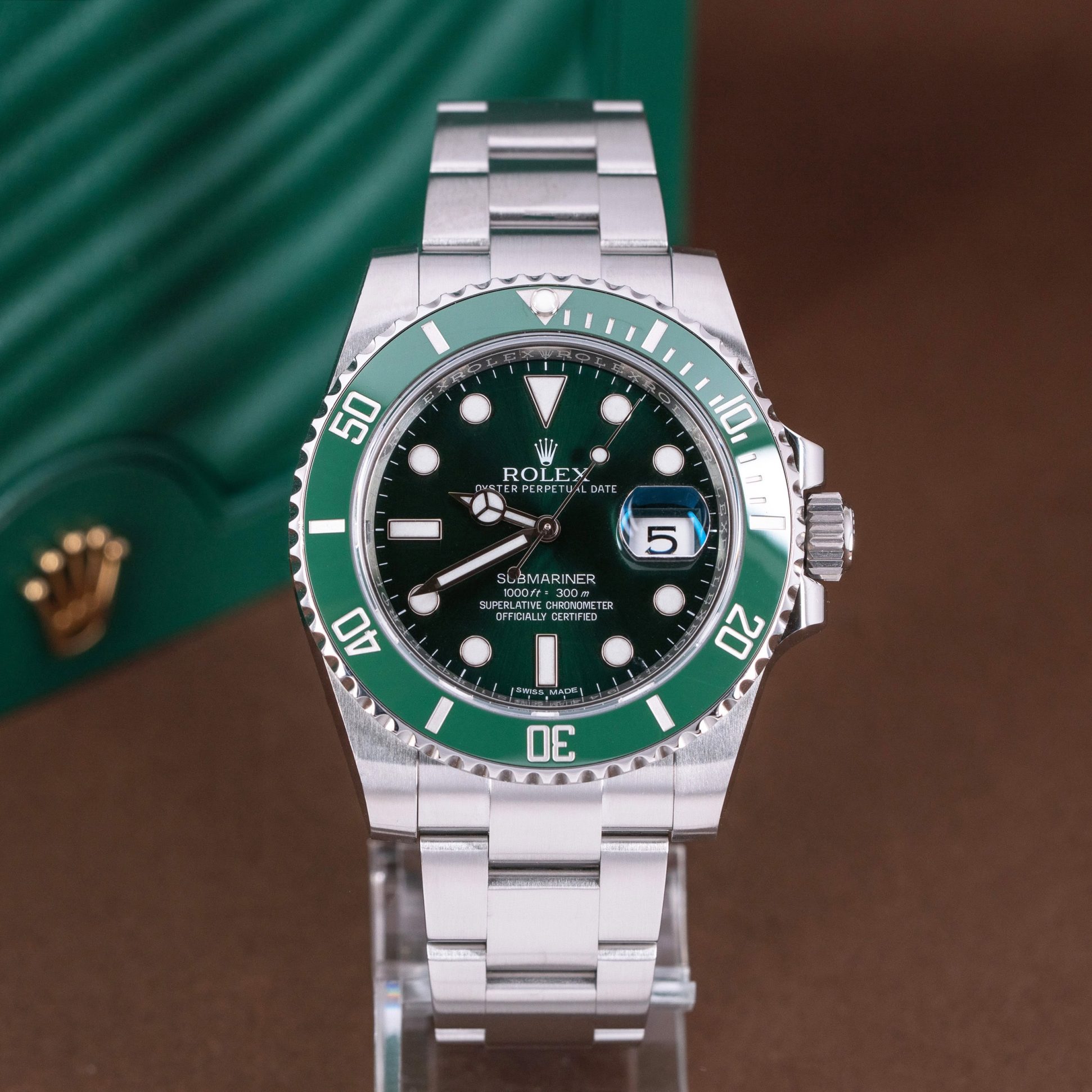 Rolex-Submariner-Hulk-116610LV-2015-08