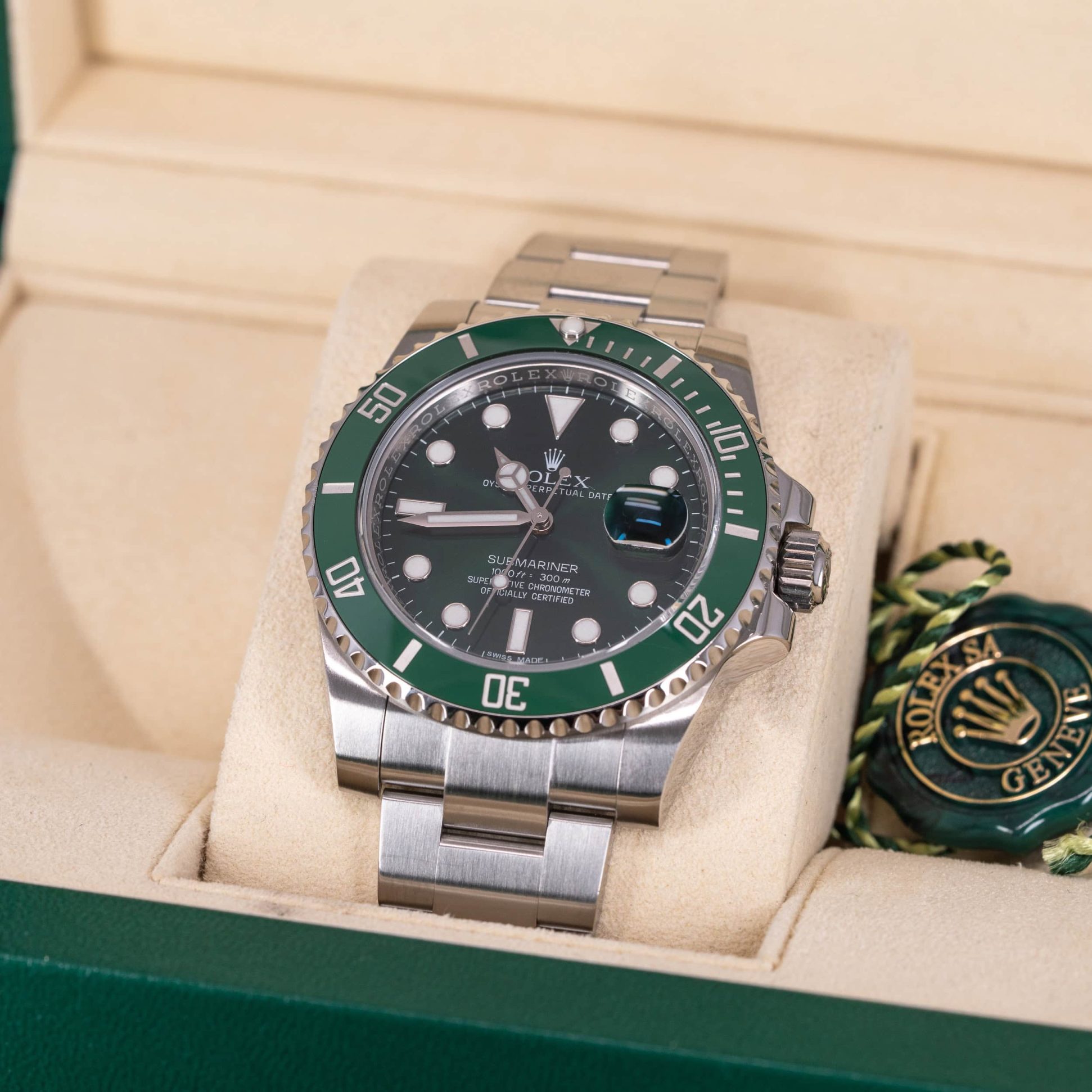 Rolex-Submariner-Hulk-116610LV-2015-09