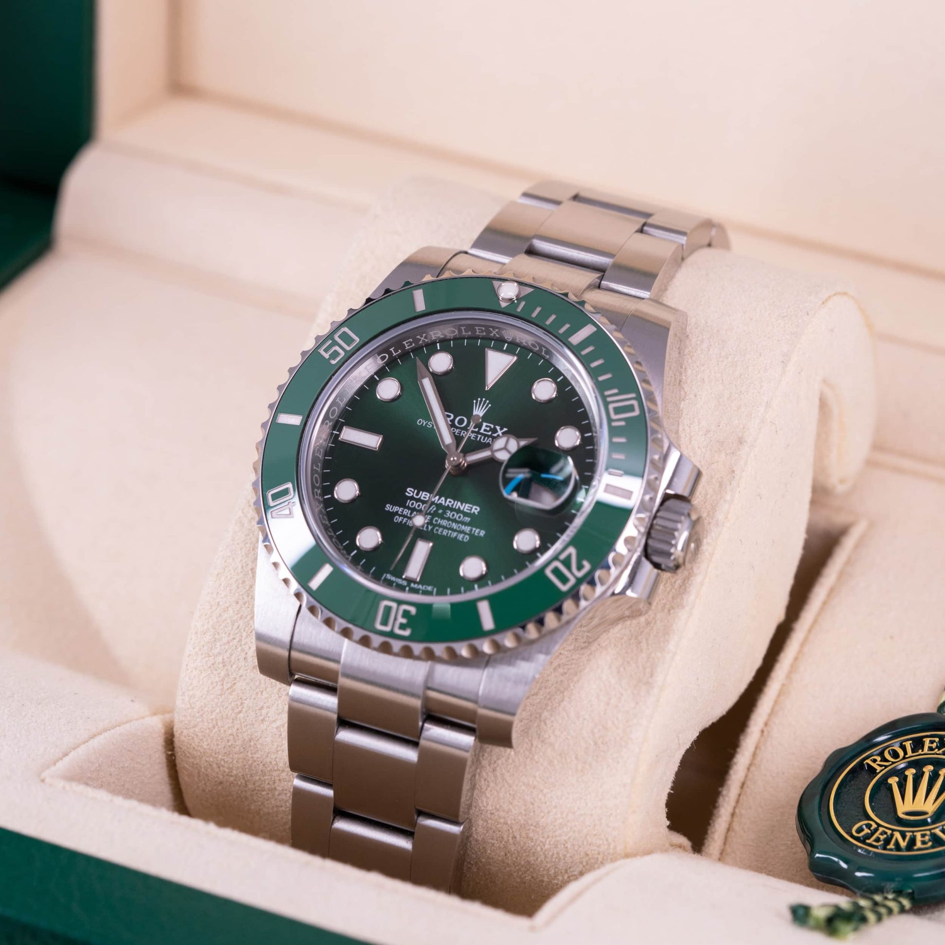 Rolex-Submariner-Hulk-116610LV-2020.jpg