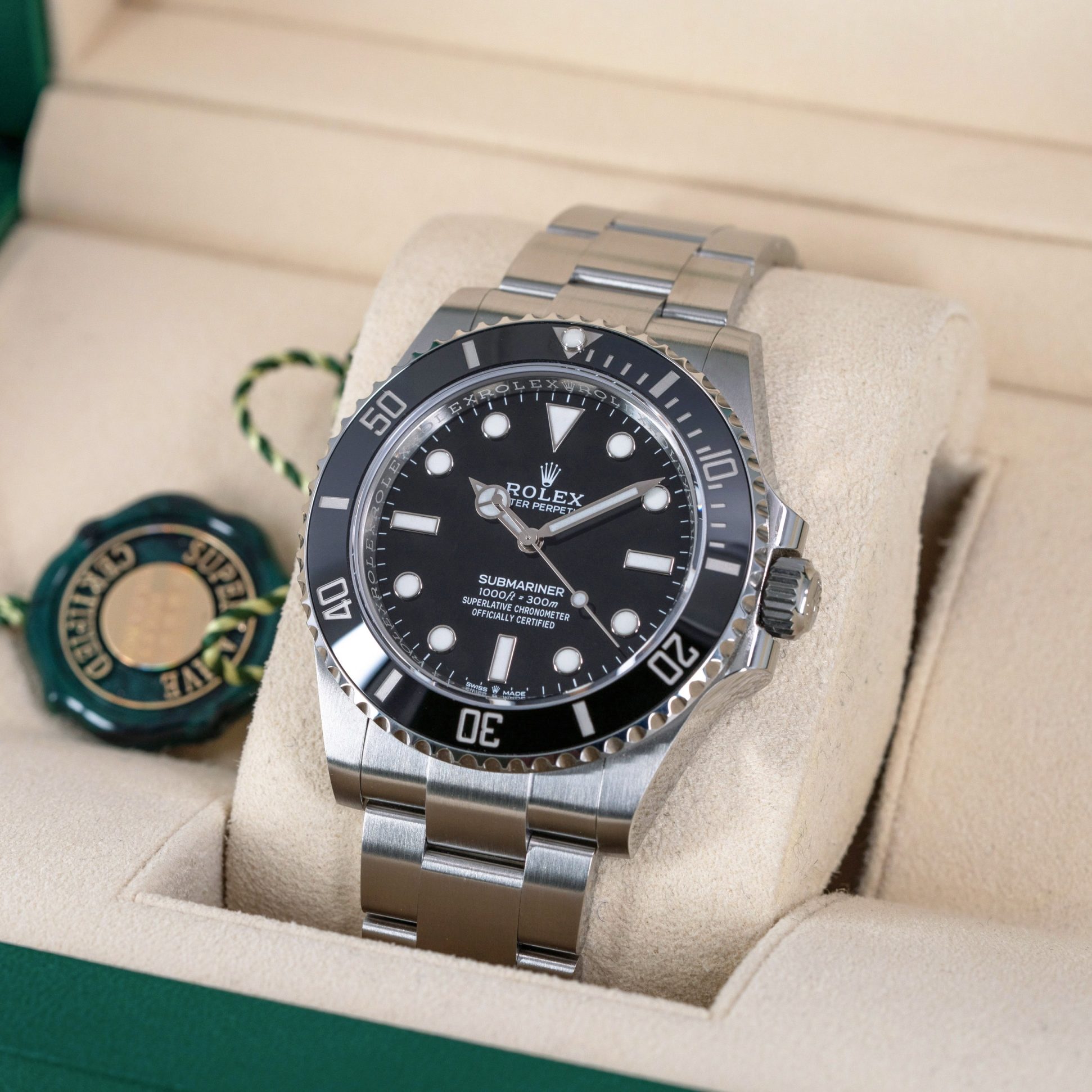 Rolex-Submariner-No-Date-124060-2022-2-1