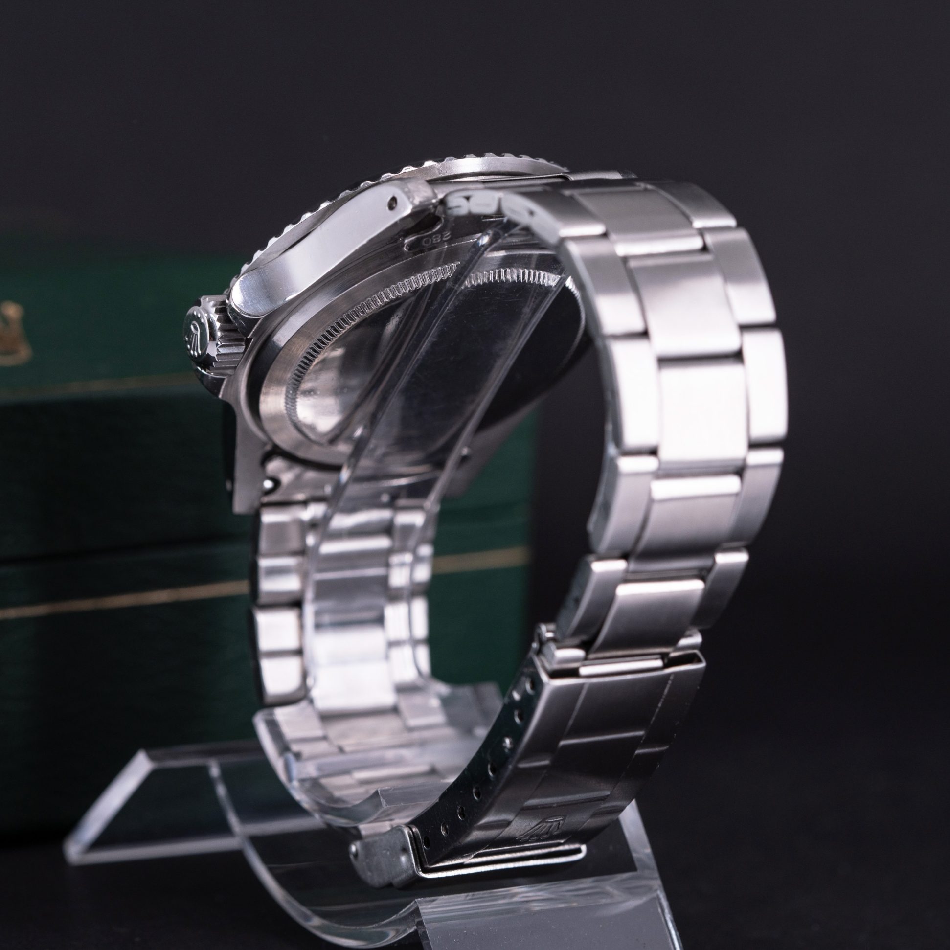 Rolex-Submariner-Red-1680-1972-10.jpg