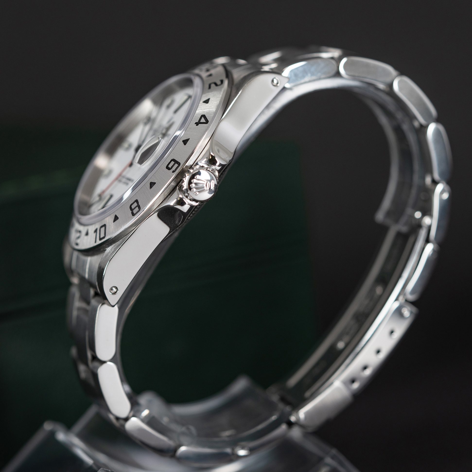 Rolex_Explorer-II_16570_1999-3-1.jpg