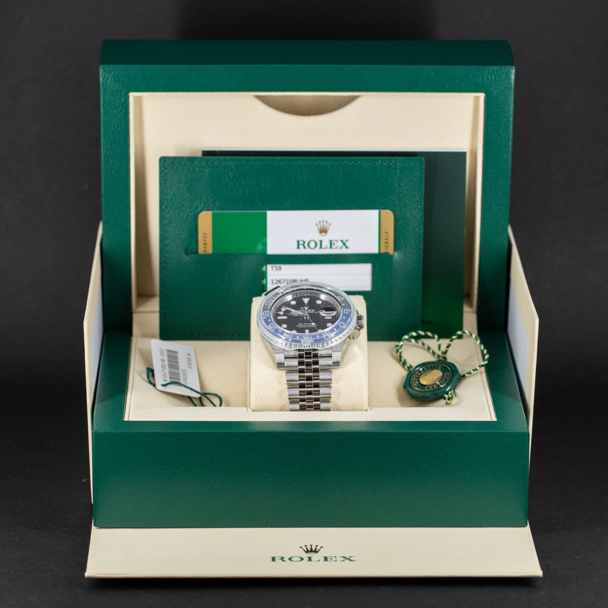 Rolex_GMT-II_Batman_126710BLNR-10.jpg