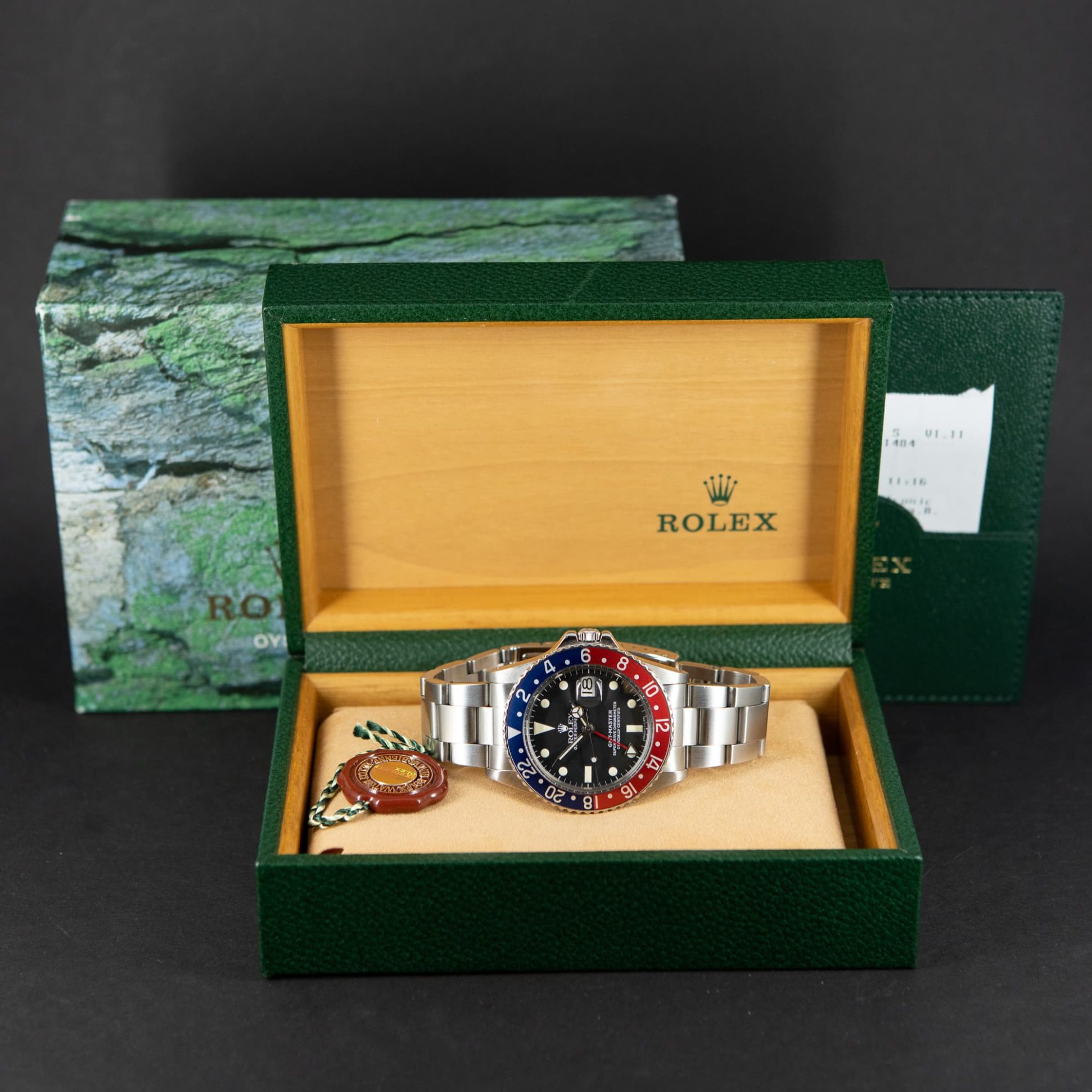 Rolex_GMT-Master_1675_1976-1.jpg
