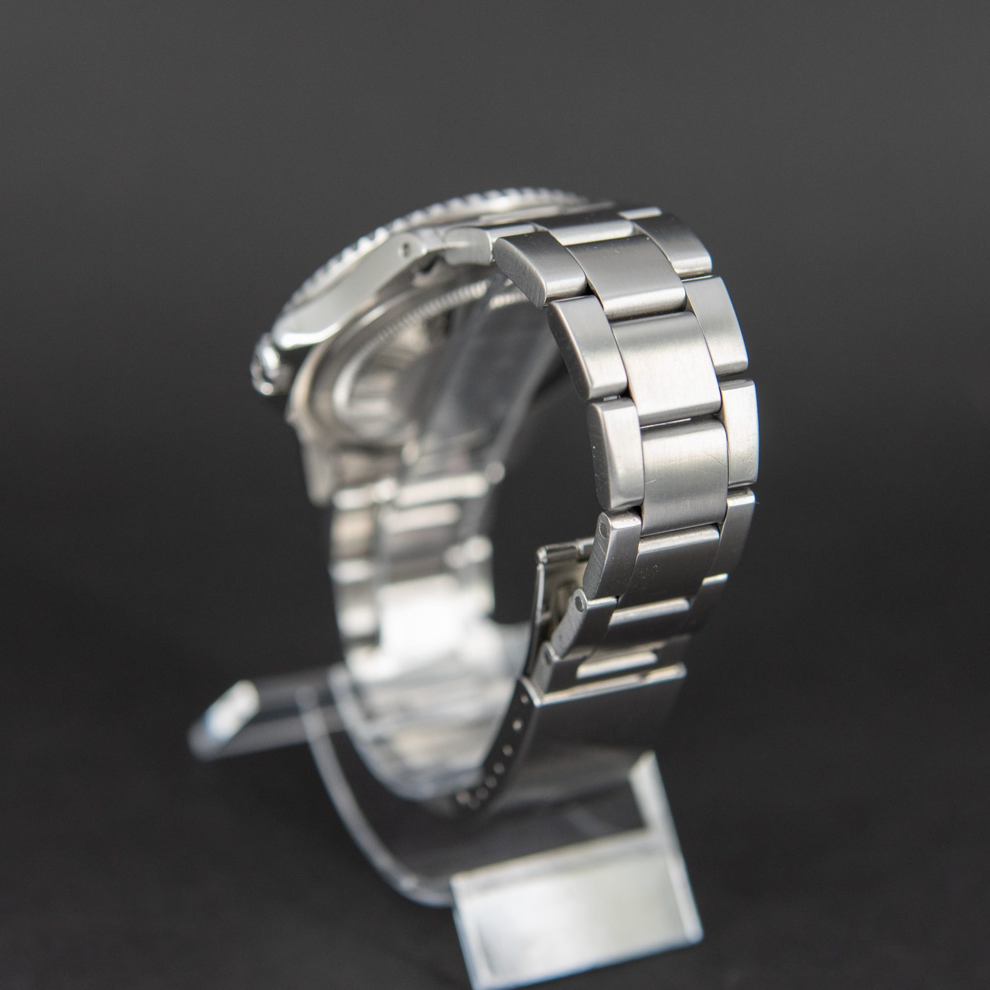 Rolex_GMT-Master_1675_1976-8.jpg