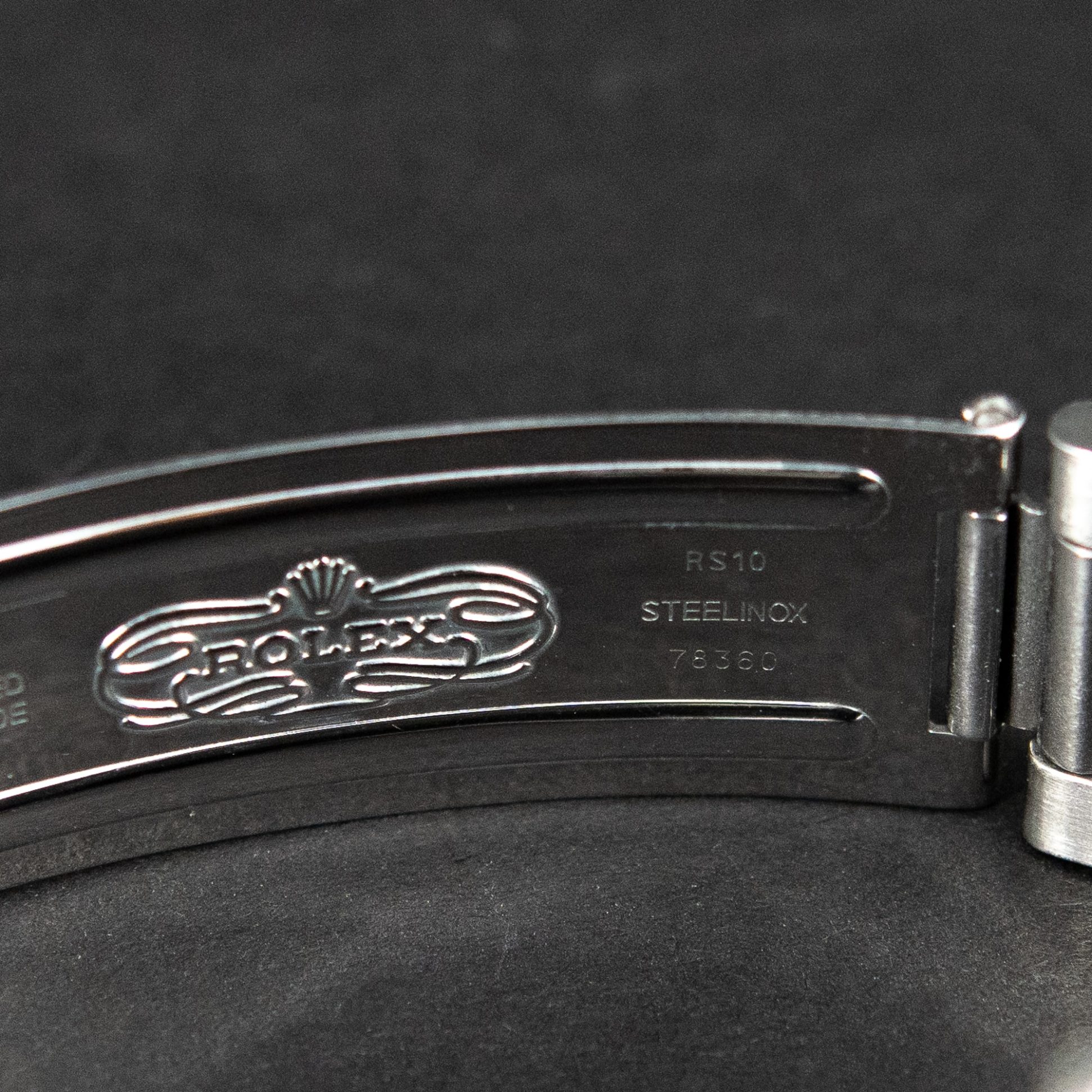 Rolex_GMT-Master_1675_1976-9.jpg