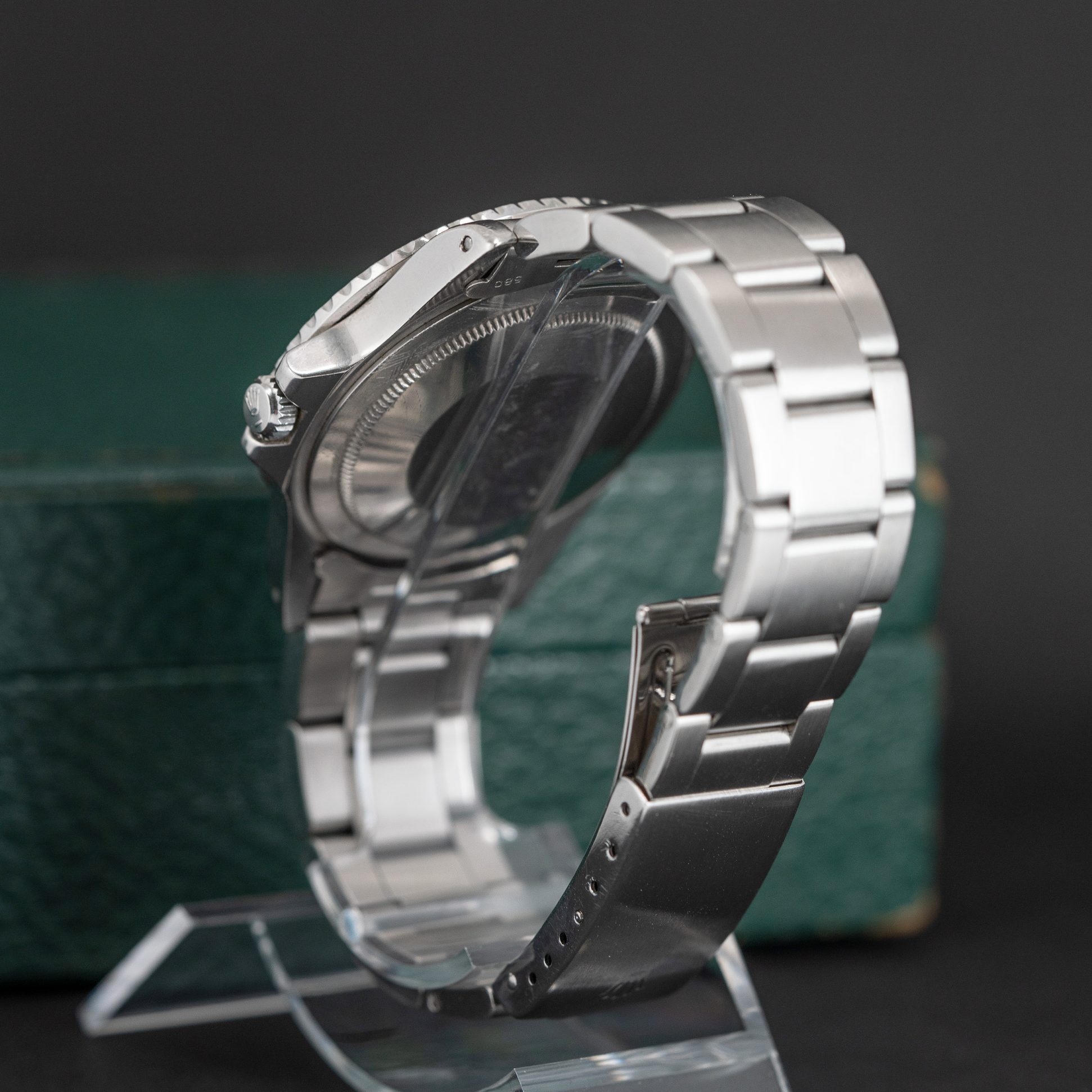 Rolex_GMT-Master_1675_1977_musta-10.jpg