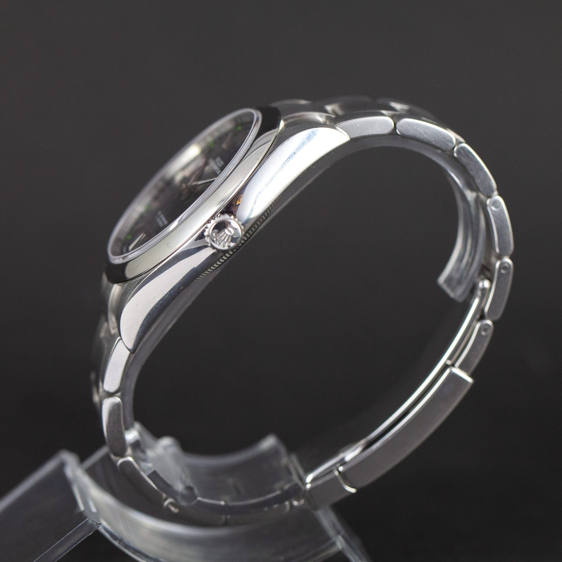 Rolex_Oyster_Perpetual_114300-3.jpg