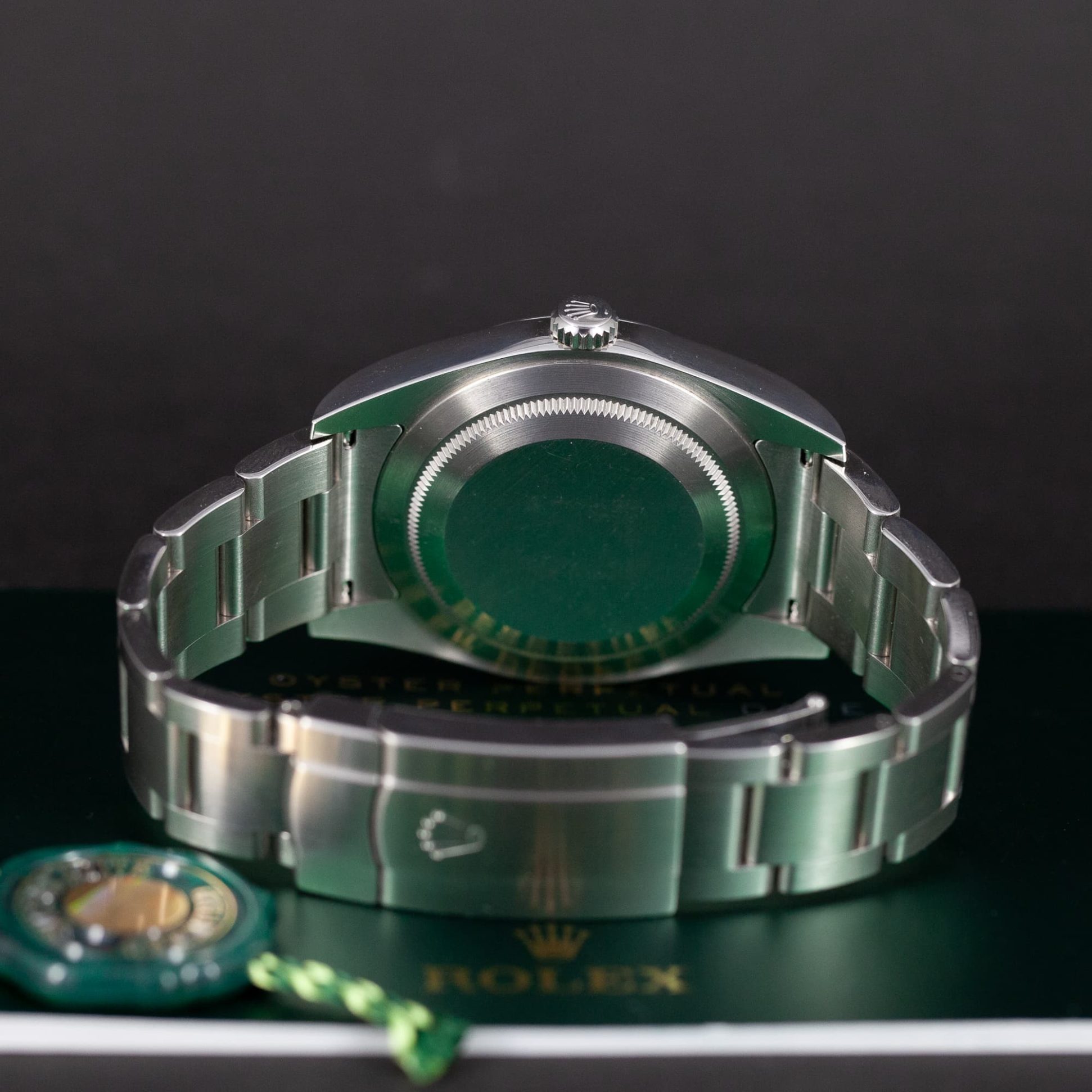 Rolex_Oyster_Perpetual_114300-8.jpg